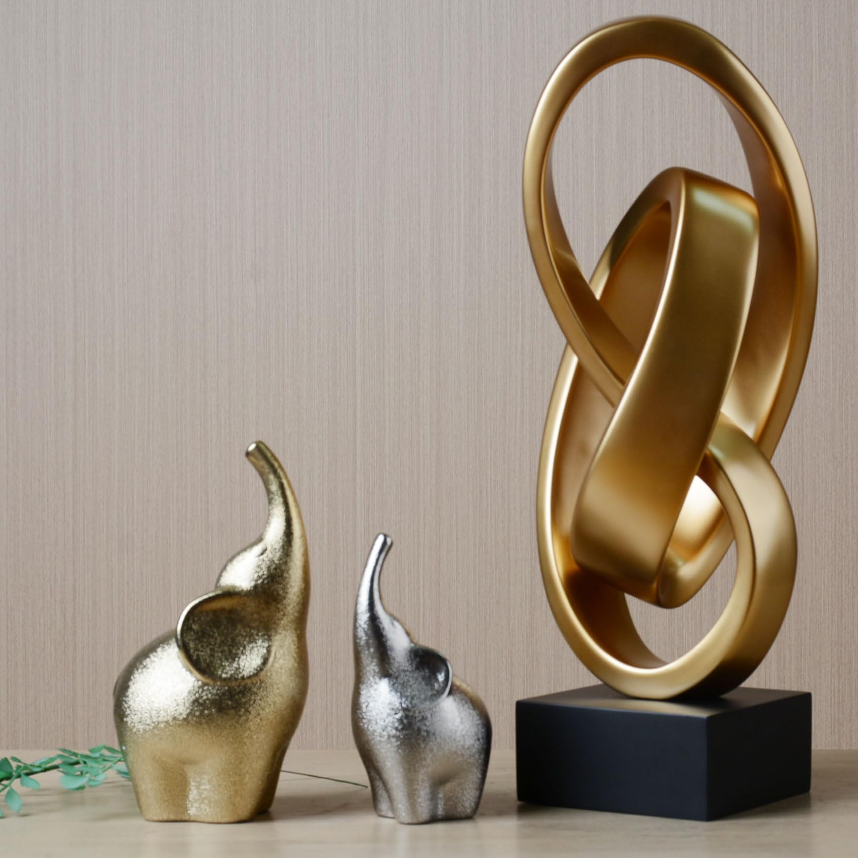 HAUCOZE 2pcs Statue Elefante Scultura Animale Figurina Moderna Decorazione Mensola Arte Regalo per Scaffalf Scrivania Soprammobili Ceramica 20cm