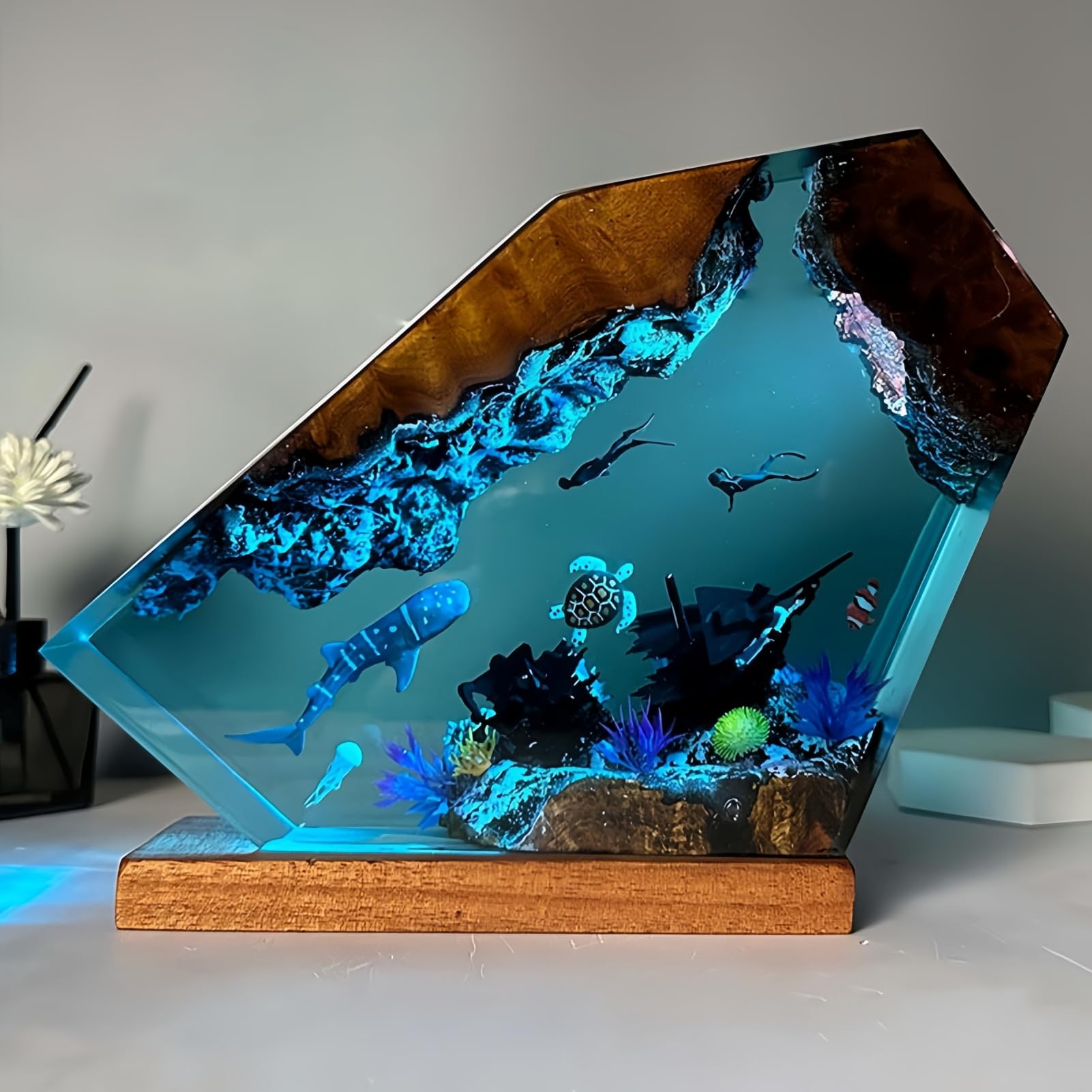 Drawelry Luce Notte Resina Epossidica Paesaggio Sottomarino 3D Artigianale, Decorazion Casa Base Legno, Mini Acquario Marino con Animali Marini Lampada per Cameretta Soggiorno Ufficio (A5)