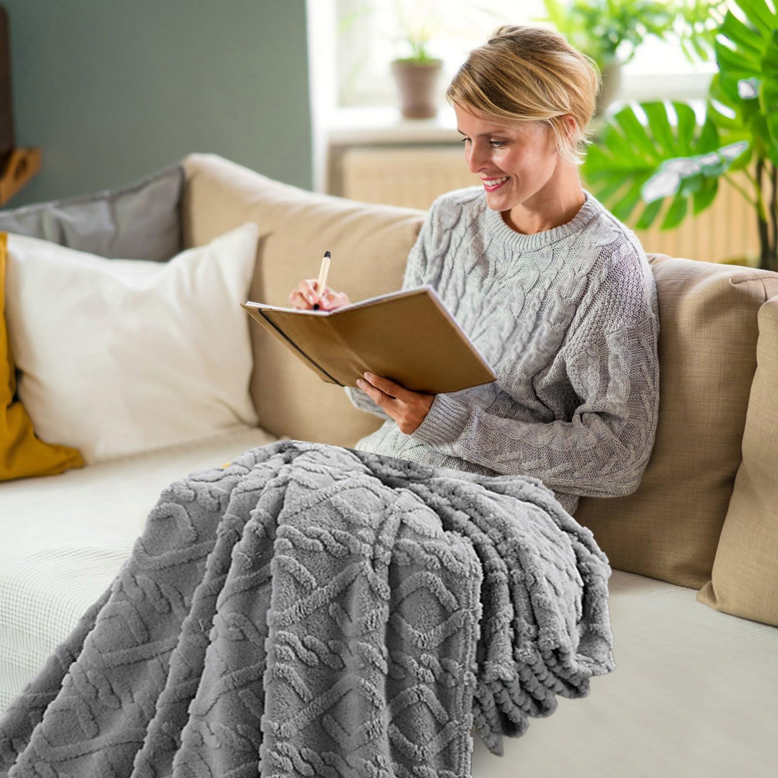 Mobeur Sherpa Fleece Blankets Super Soft Fuzzy Cosy Blanket With 3D Textured Design Fluffy Decorative Blanket for Bed, Couch, Sofa, Travelling and Camping Xmas Gifts โ image 1