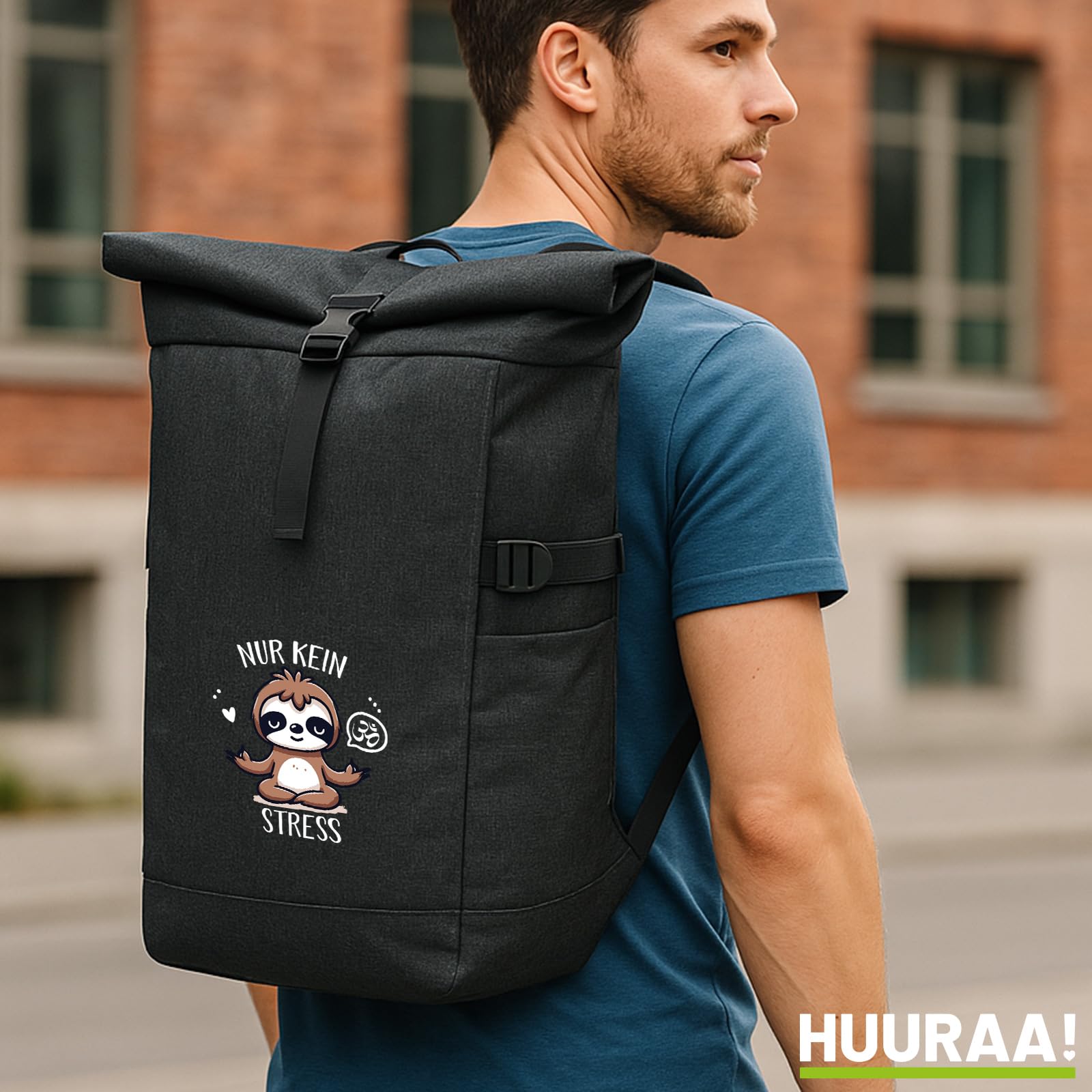 Huuraa Kurierrucksack Nur keinen Stress Yoga Faultier Geschenk | 30-44 Liter Black Melange Fairtrade Rolltop Rucksack Geschenkidee
