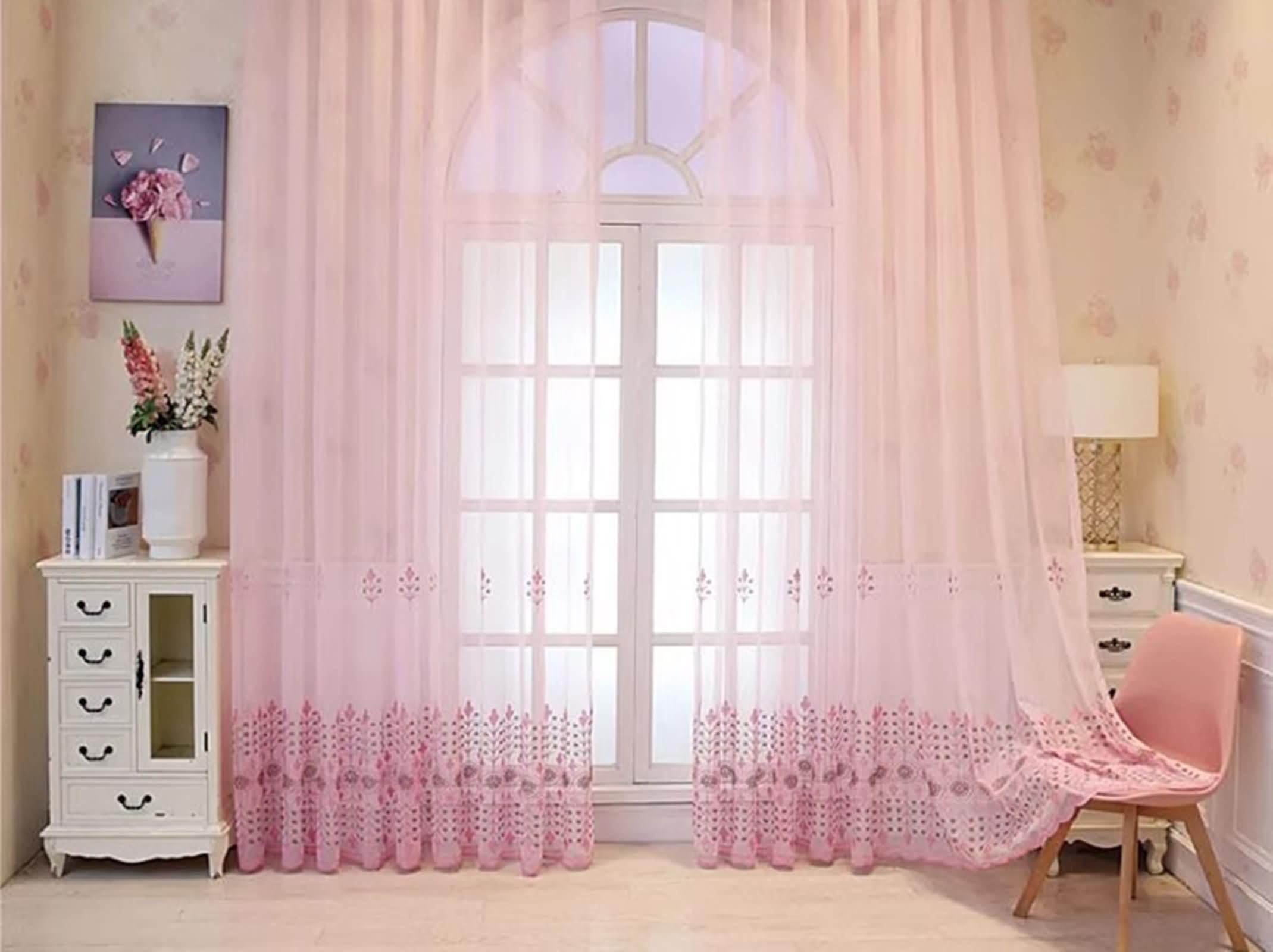 Beydodo Przezroczyste zasłony prywatności, 2 panele, przezroczyste zasłony okienne z haczykami, różowa przędza z haftem kwiatowym, poliester, 299 x 269 cm