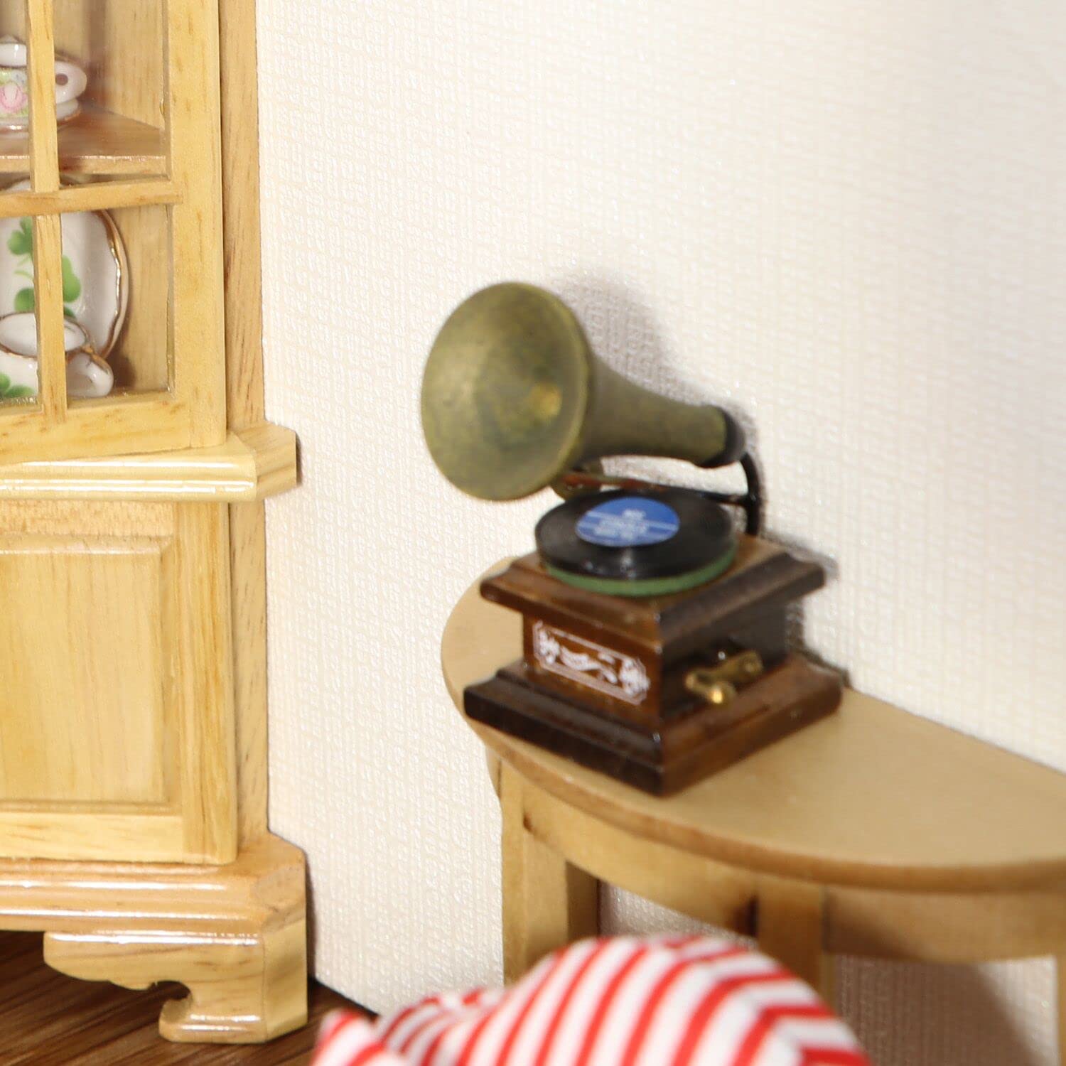 Gramophone Miniature Décoratif en Résine pour Maison de Poupée Échelle