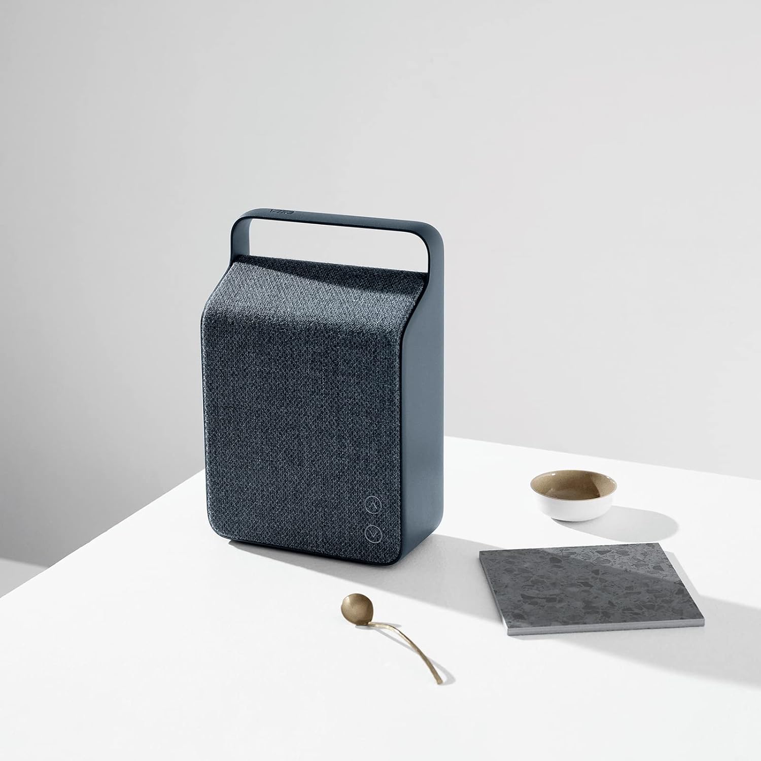 Vifa Oslo Bluetoothポータブルスピーカー ユーザーマニュアル