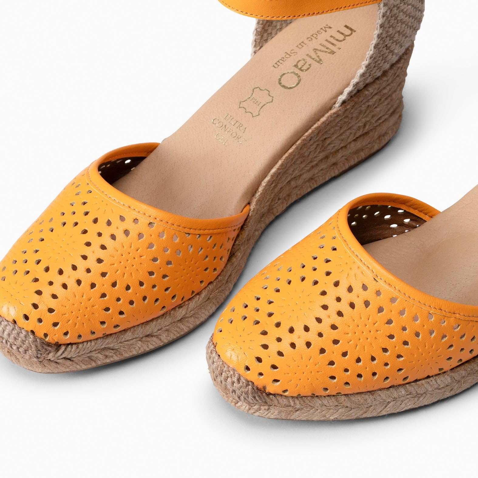 miMaO. Cuñas de esparto mujer con grabado floral y plantilla de gel. Artesanía Española