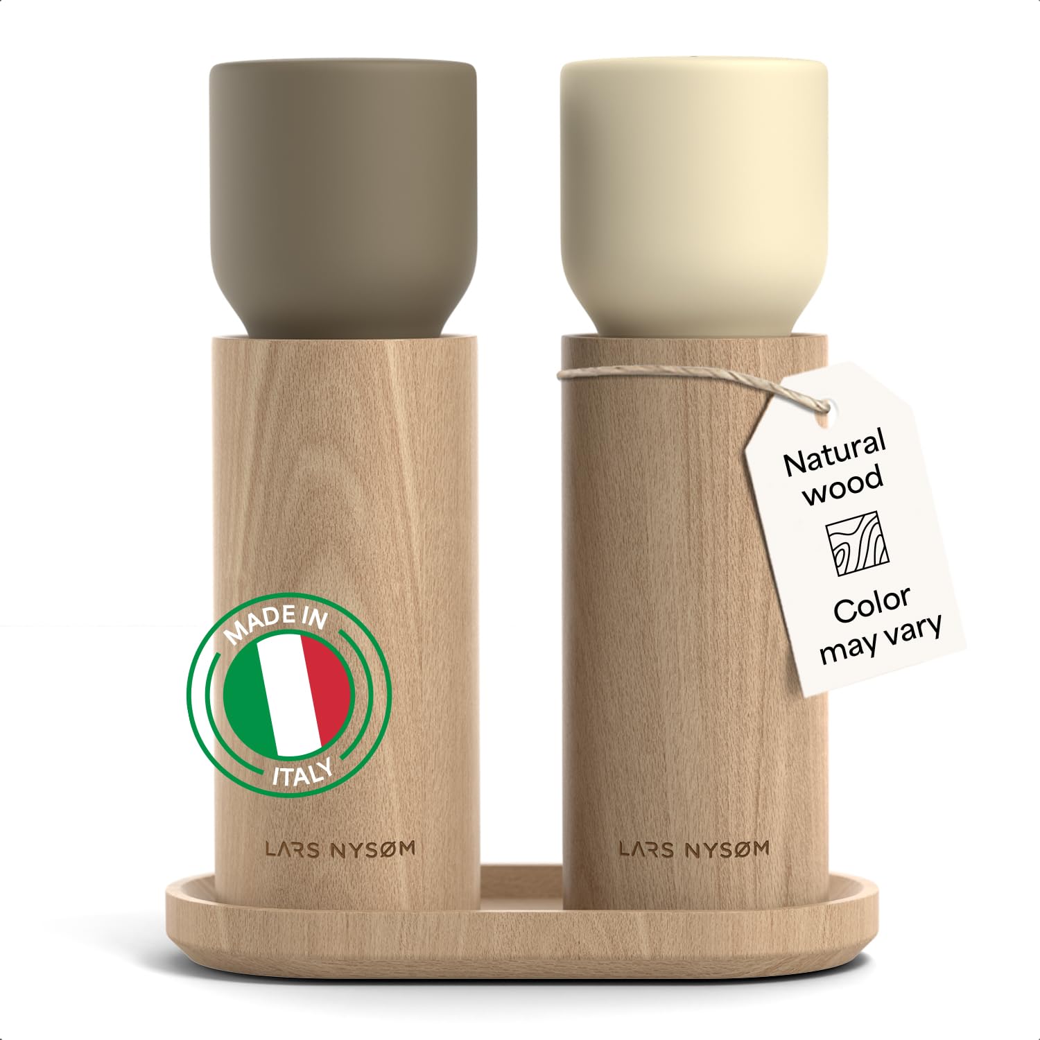 LARS NYSØM Salz und Pfeffermühle Holz Set - Manuelle Holzmühlen mit Keramikmahlwerk und Untersetzer - Große Pfeffermühle & Salzmühle für Grobes Salz - Gewürzmühle für Küche oder Tisch