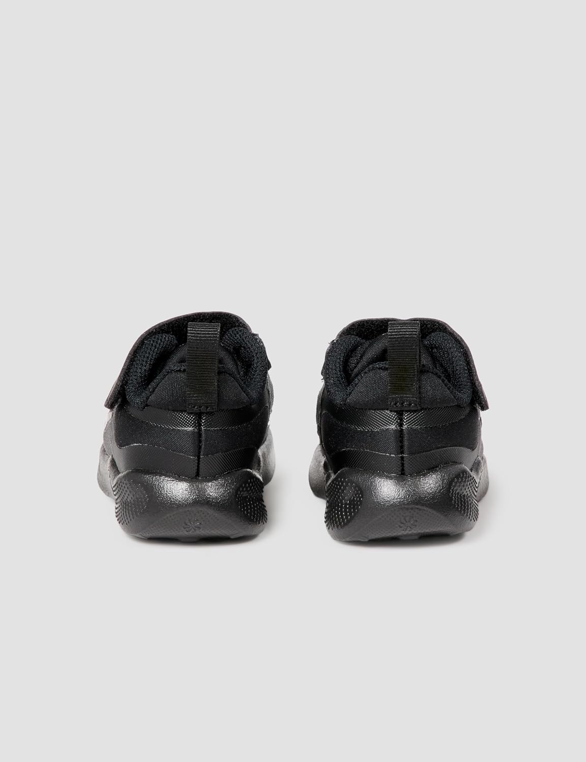 Nike Unisex Kids' Revolution 7 Running Shoes - Boys Girls Toddlers & Baby Sneakers