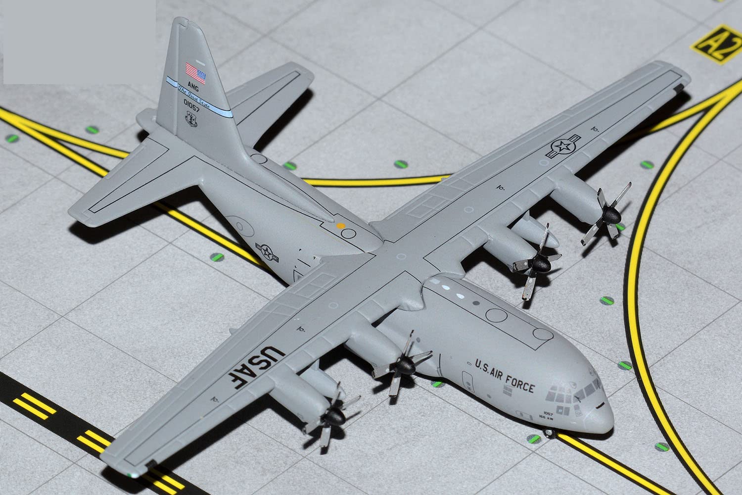 Amazon.com: GeminiJets Lockheed C-130H Hercules Transport Aircraft