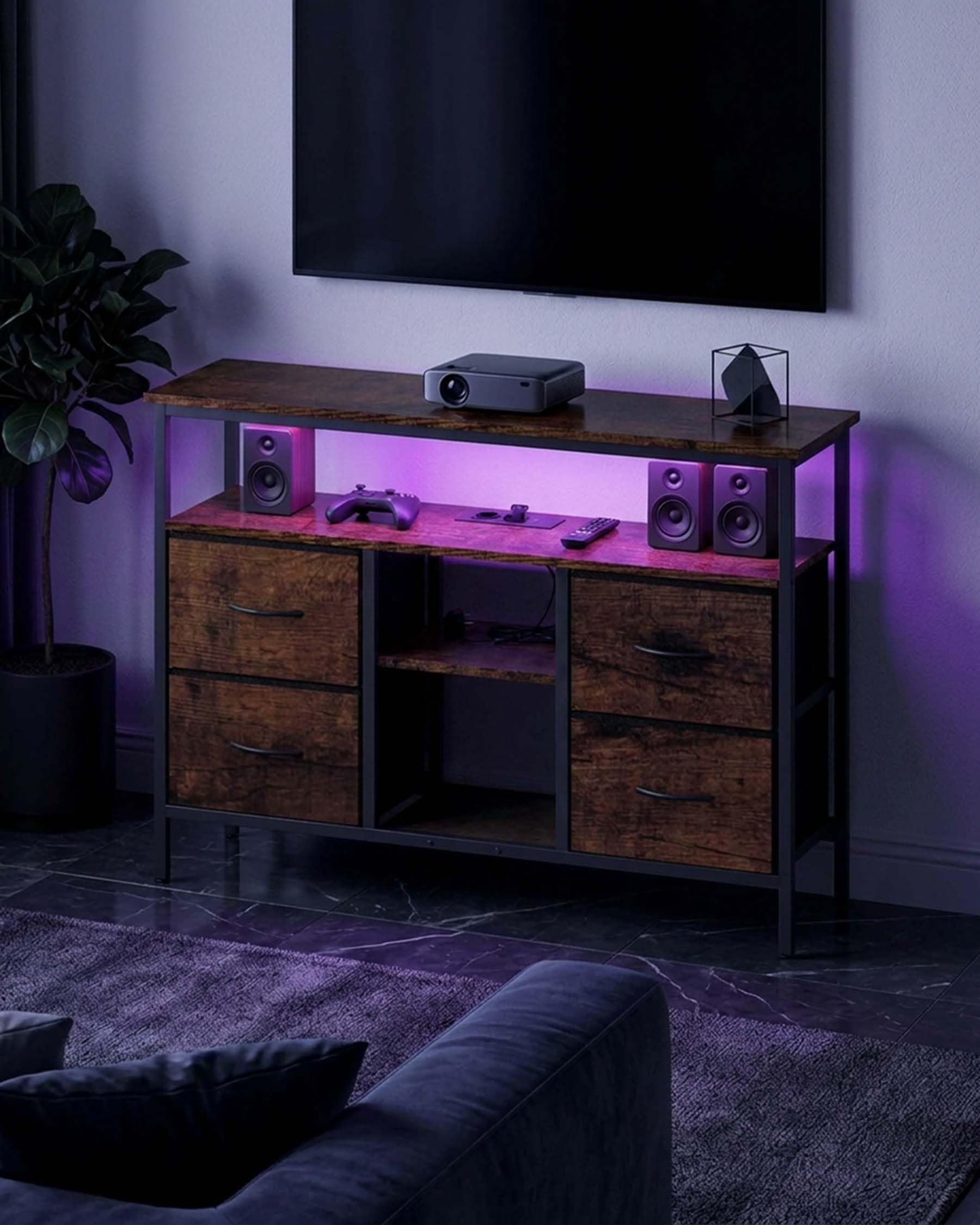 Hitsuki Meuble TV LED Meuble Télé Industriel Noir et Bois 110×30×78cm | PRISES ET RANGEMENT Deux prises et deux ports USB avec câble d’alimentation plus 4 tiroirs en tissu pour un usage quotidien