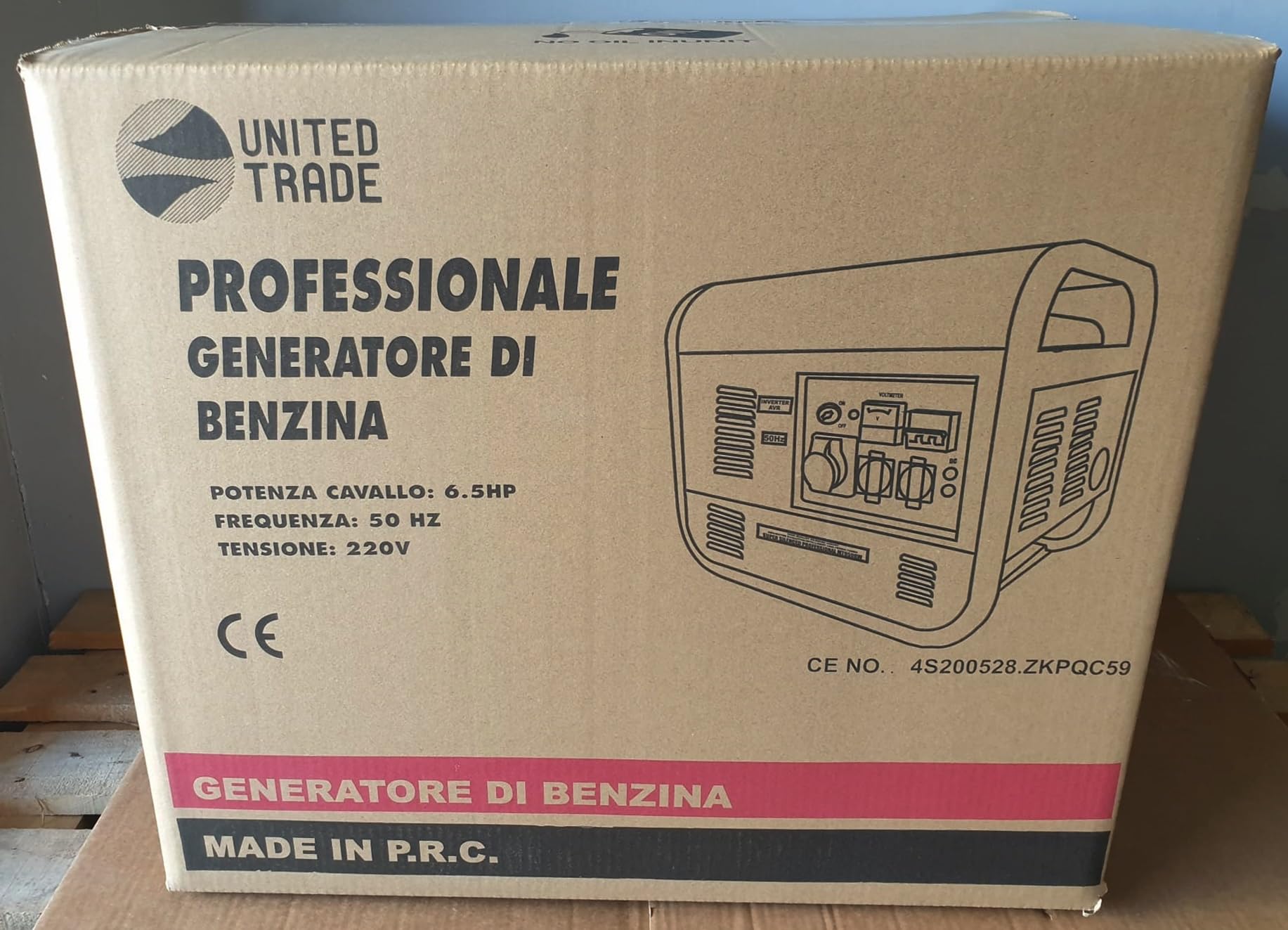 UNITED TRADE Generatore a scoppio/Gruppo elettrogeno/Generatore di Corrente HP 6.5 avviamento Elettrico con Chiave e Telecomando carrellato - TRIFASE
