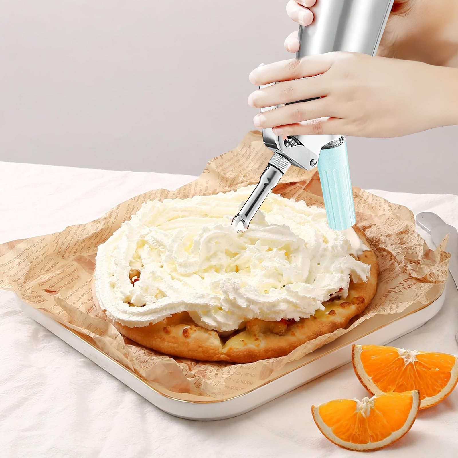 Sahnespender 500 ml aus Aluminium, Sahnebereiter mit 6 Dekordüsen, Schutzkappe und Reinigungsbürsten, Auslaufsicherer Sahnesiphon für Desserts und Kaffee