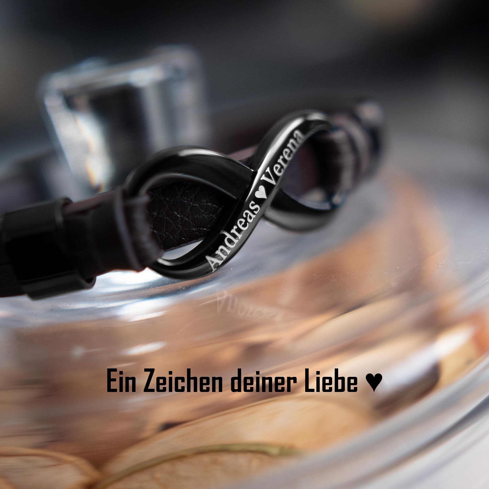 UNIQAL | Personaliesiertes Lederarmband mit Gravur "SHAPE" Herren Damen | Leather Bracelet mens | Magnetverschluss | handgemacht in Germany