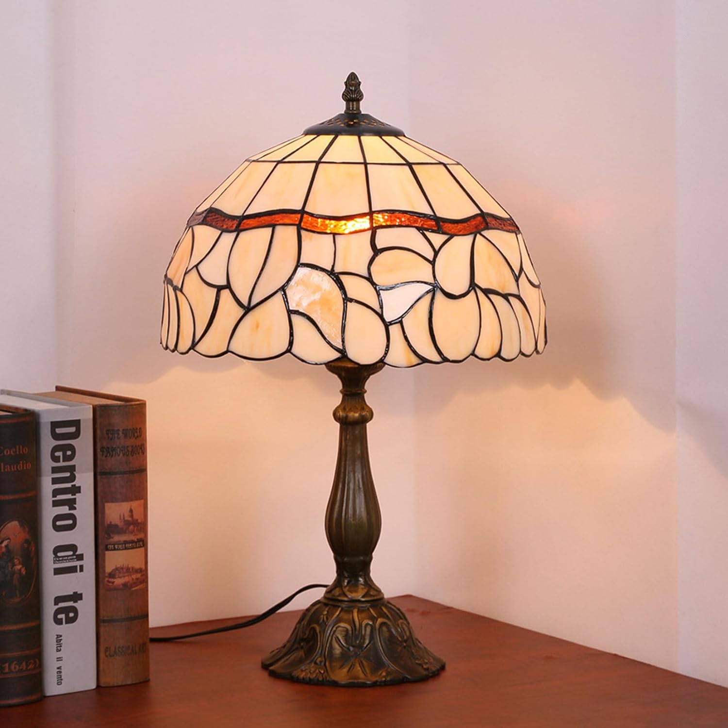 12 Inch Tiffany Style Lampshades Replacement Only Pastoral Cream Floral Stained Glass Lamp Shade Handmade Beige Lily Light Cover for Table Lamps Pendant Lamps Ceiling Fixture Home Decoration