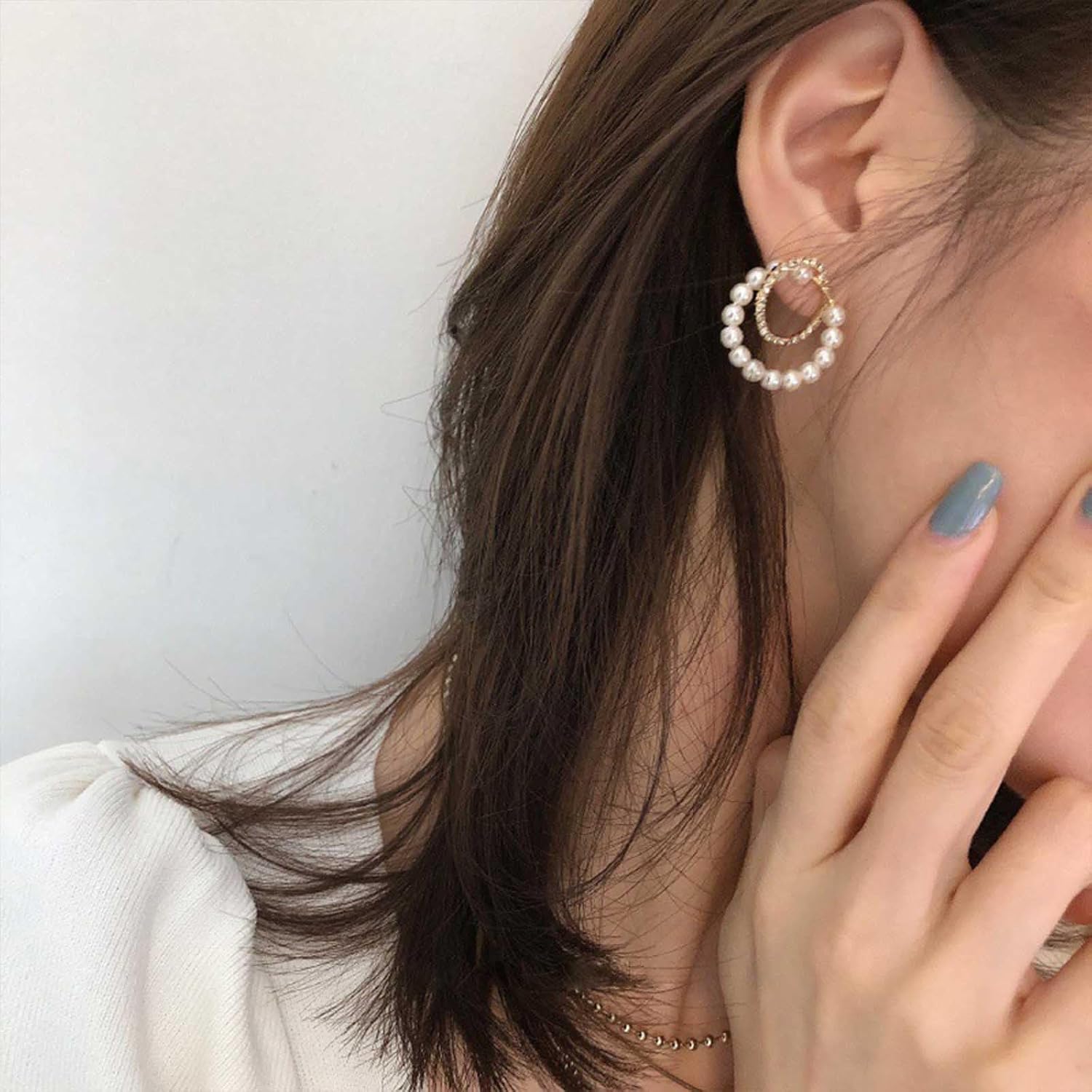 W WEILIRIAN Bohemian Pearl Circle Drop Earrings Hollow Circle Earrings Crystal Circle Stud Earrings Gold Geometric Earrings Jewelry for Women - Image 8