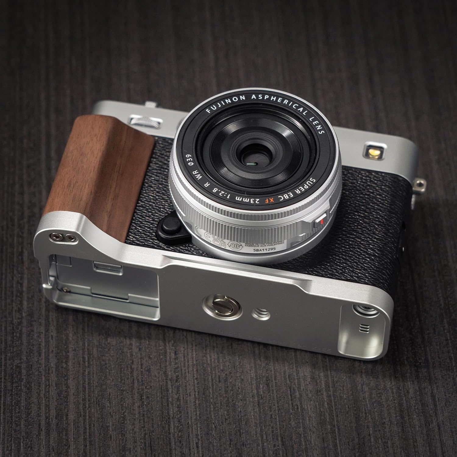 Iborrys L-Shaped Camera Handle ，Compatible with FUJIFILM Fuji X-E5 XE5 Camera ，Precious Vintage Solid Wood | Handcrafted by Experienced Artisans (Walnut Silver)