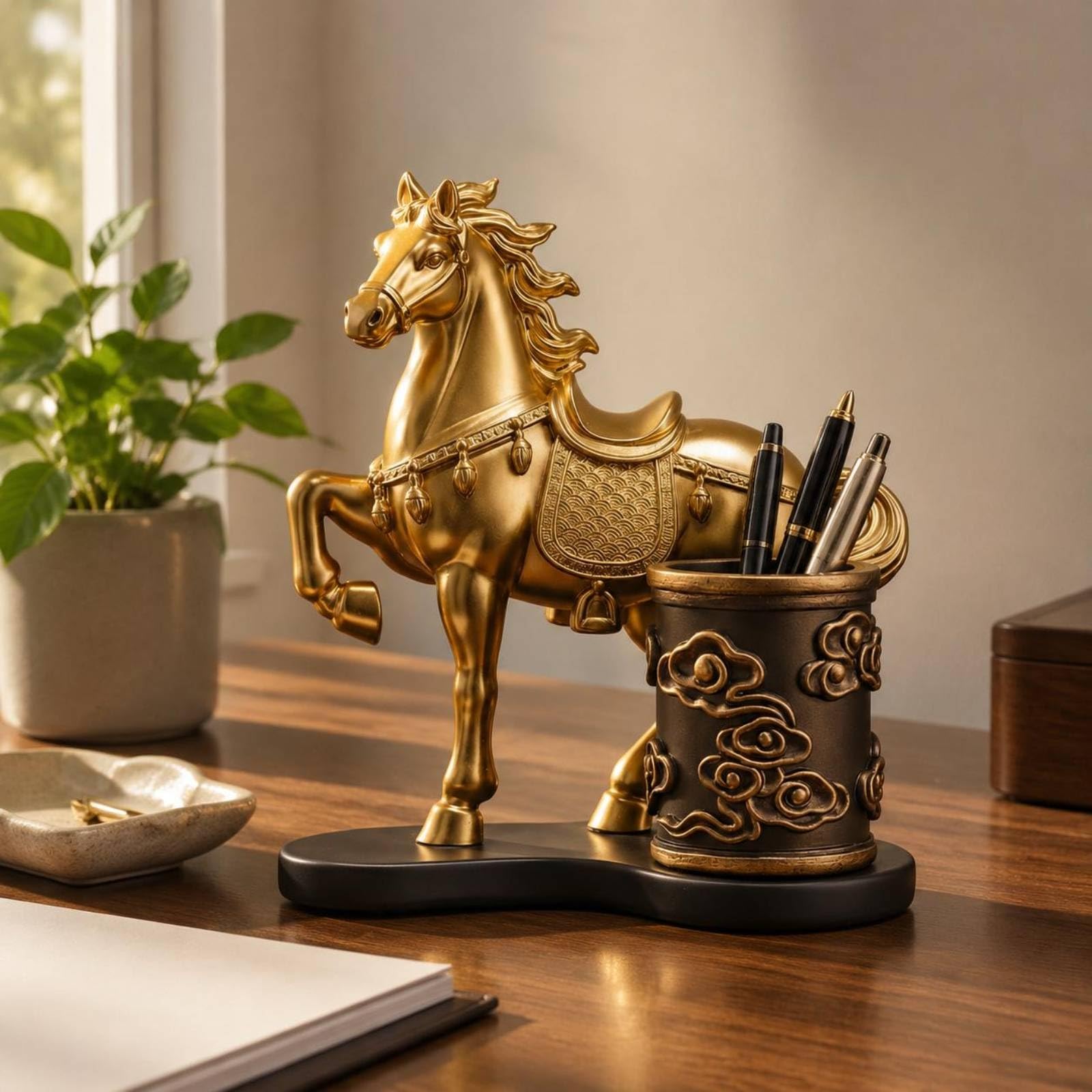 Stifthalt Geschenkidee Pfdefigur mit Bech hochwtige Dekoration Deko für Lehr, Vorgesetzte, Büro, Arbeitszimm, Gold