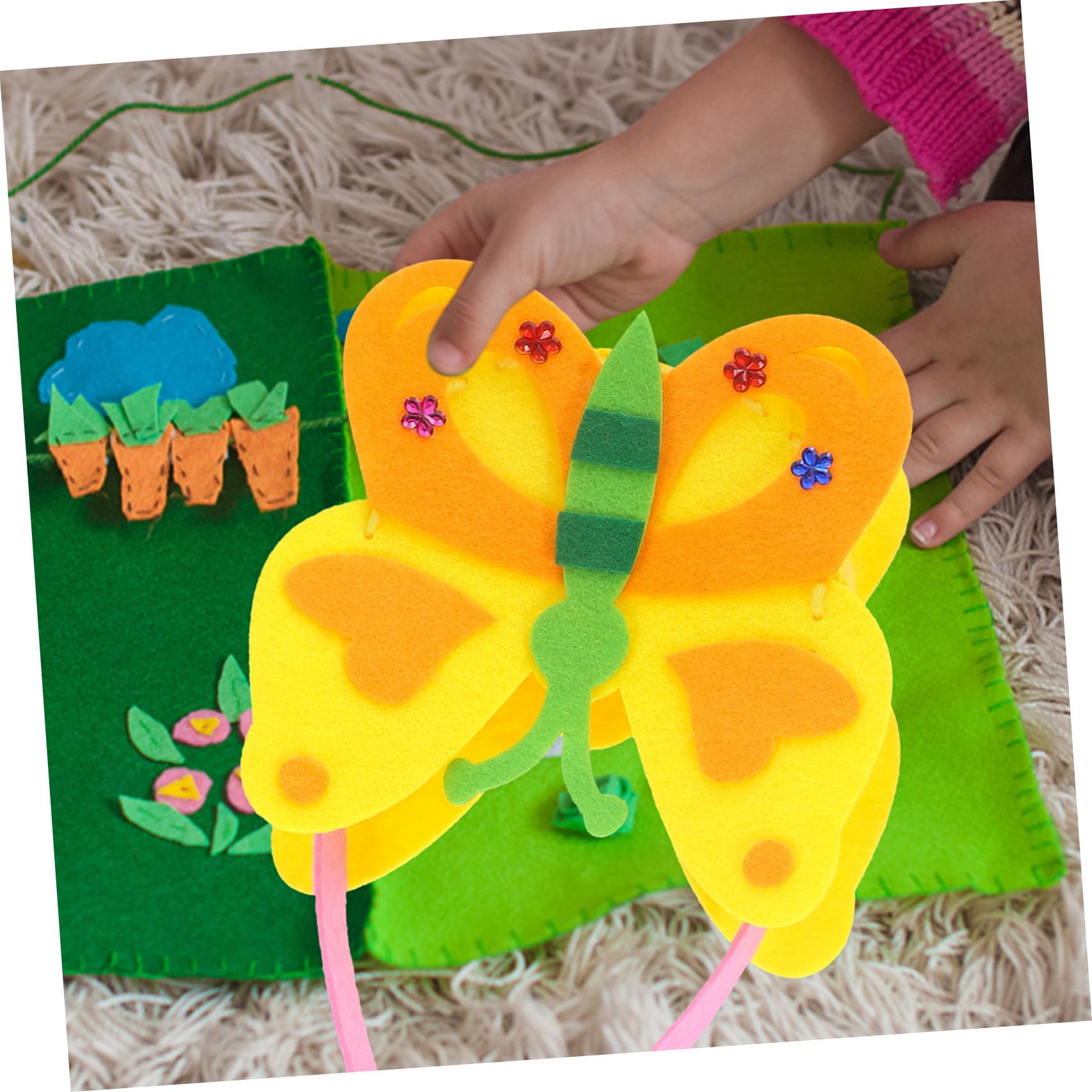 Uonlytech 5 set Kit Cucito Borse in Non Ecologico DIY Borsa Te con Motivi Colorati e Sicuri Attività Manuale per Ragazzi e Ragazze Facile e Divertente per Imparare Cucire