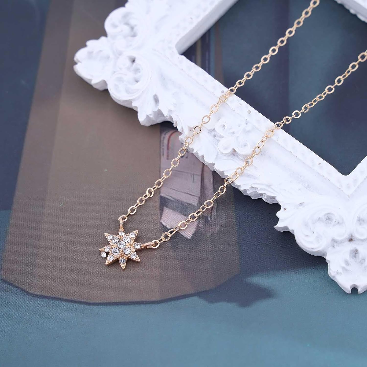 Andelaisi Boho Rhinestone Star Choker Necklace Gold Crystal Starburst Necklace Choker Vintage Star Pendant Necklace Sparkly Cz Star Necklace Jewelry for Women - Image 4