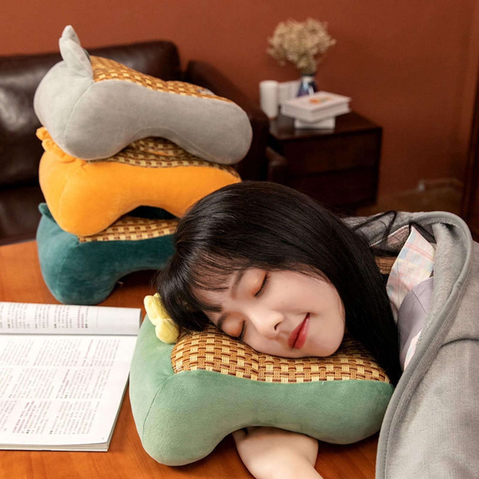 Amazon｜うつ伏せ寝枕 昼寝枕 うつ伏せ 枕 穴あき 籐筵付き