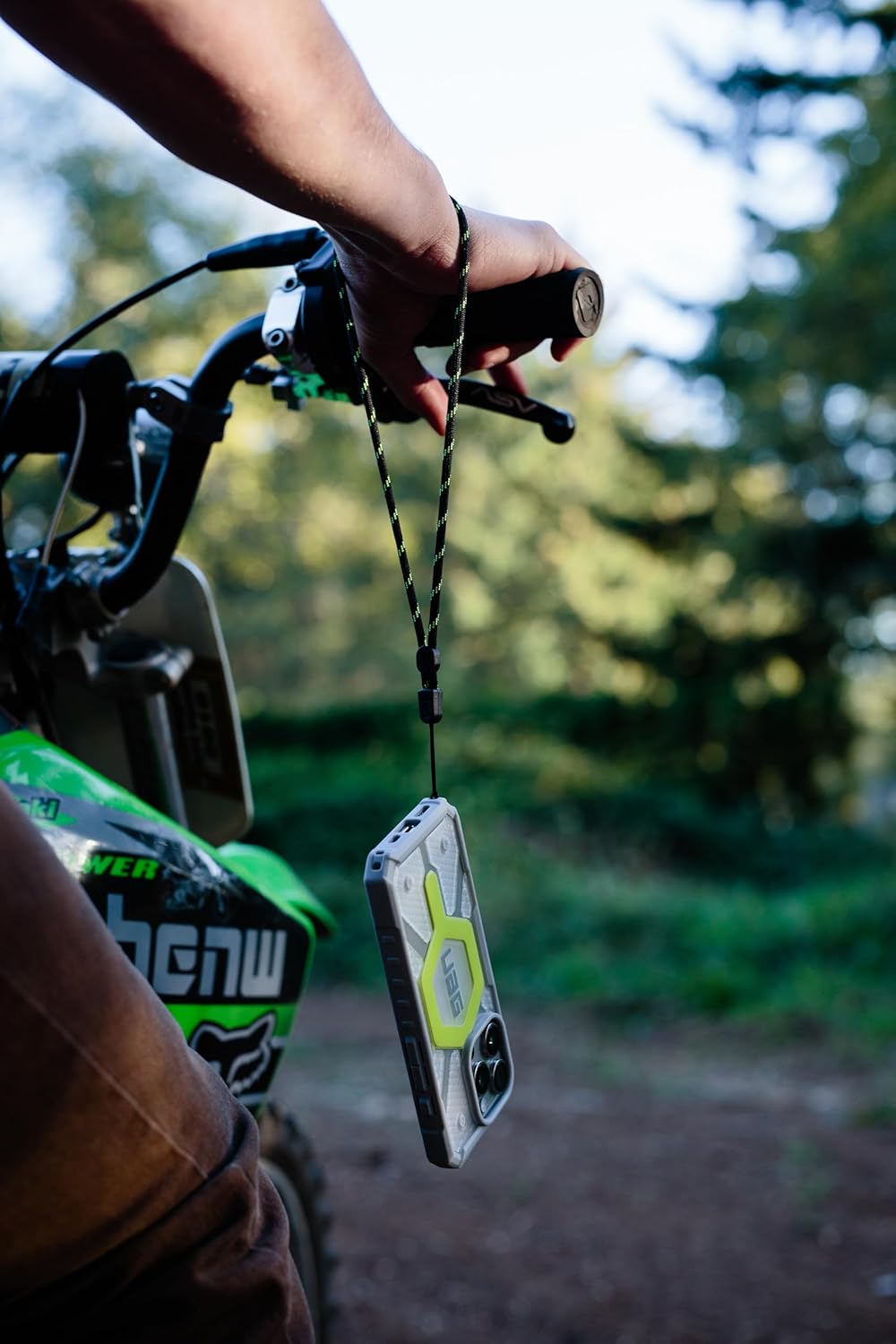 URBAN ARMOR GEAR UAG Designed for iPhone 16 Pro Max Case 6.9" Pathfinder Clear Active Neon Compatible with MagSafe Charging Rugged Shockproof MIL-STD Protective Cover + Lanyard Black Neon Bundle Set