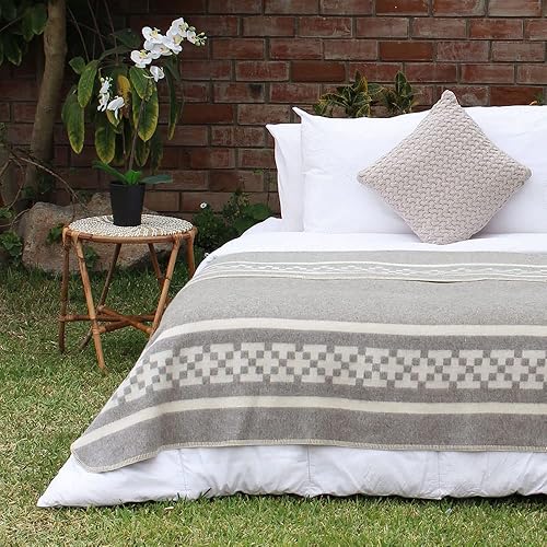 Miniatura 84 de Manta gruesa de lana de alpaca pesada para acampar al aire libre en interiores, mantas suaves de lana de alpaca peruana que vienen en diseño étnico