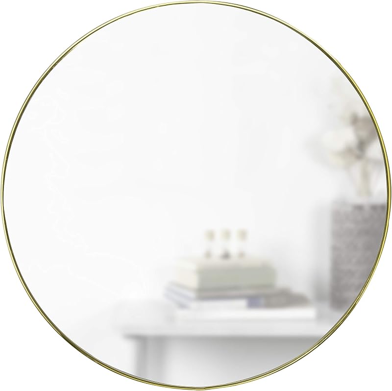 Umbra, Espejo de pared redondo Hubba de latón de 18.0 in con marco de goma, decoración moderna para entradas, baños, salas de estar