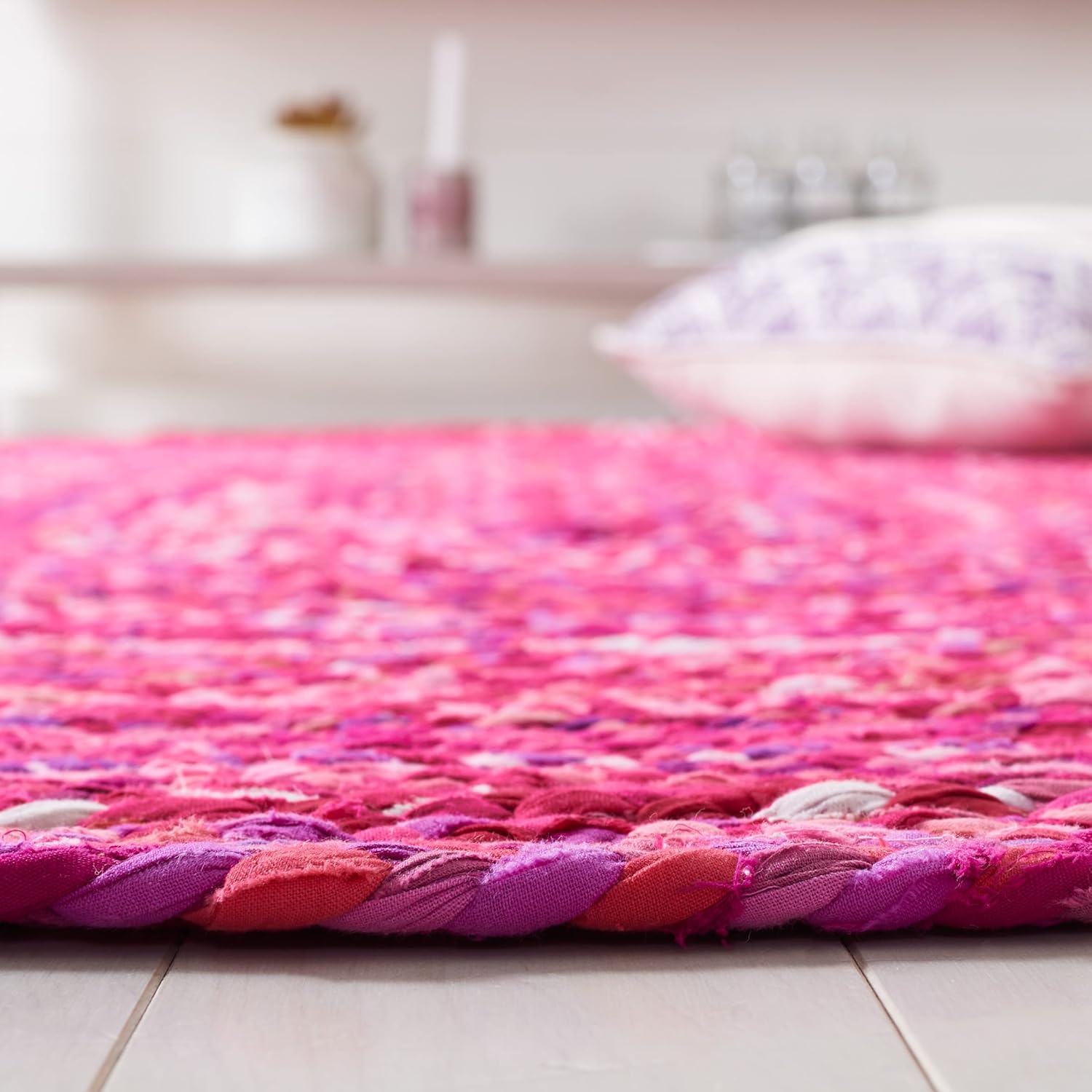 SAFAVIEH Braided Collection 3' Round Pink / Fuchsia BRD452U Handmade Country Cottage Reversible Cotton Area Rug