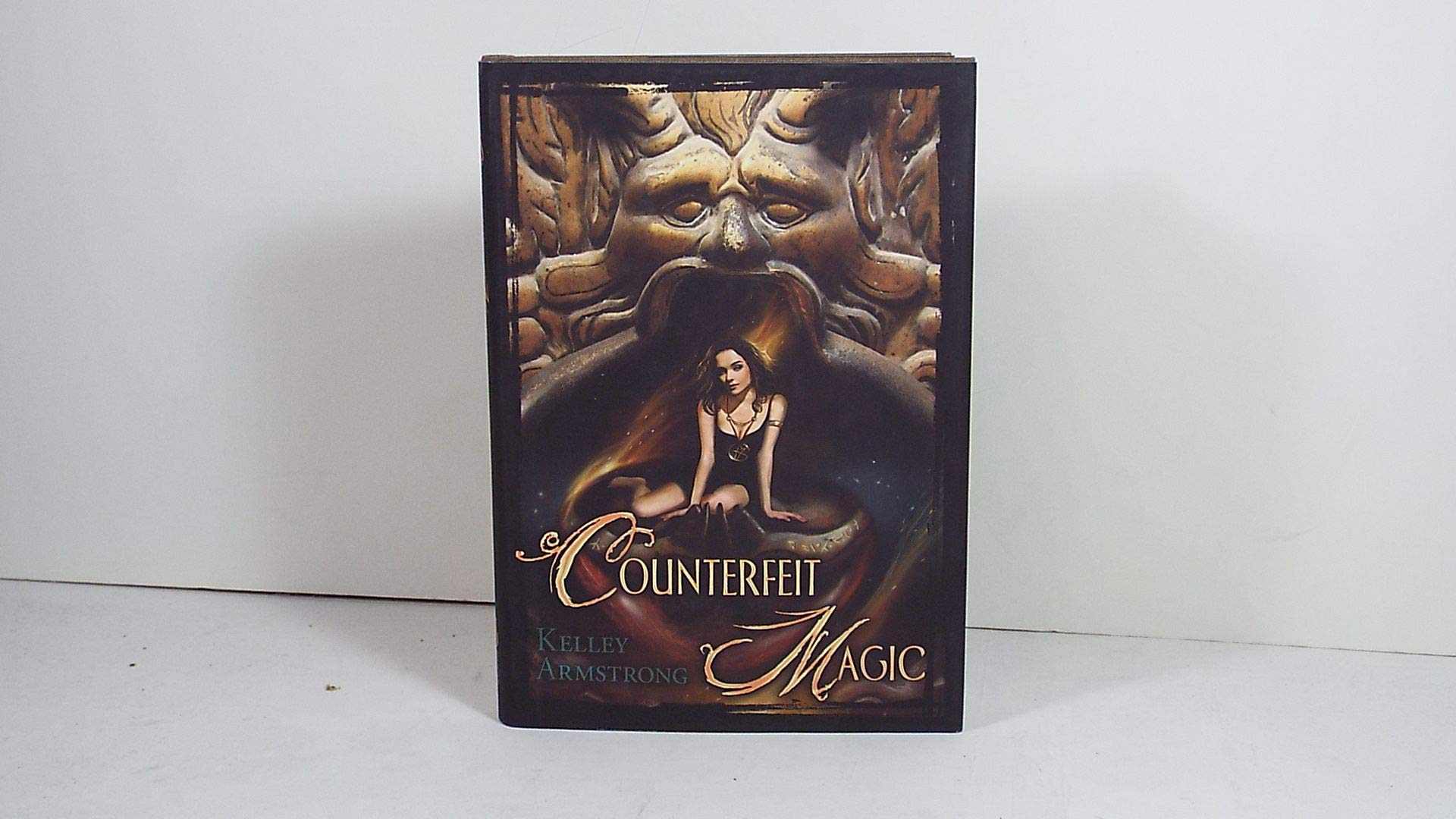 Buy Counterfeit Magic (Women of the Otherworld) — BookShops.in