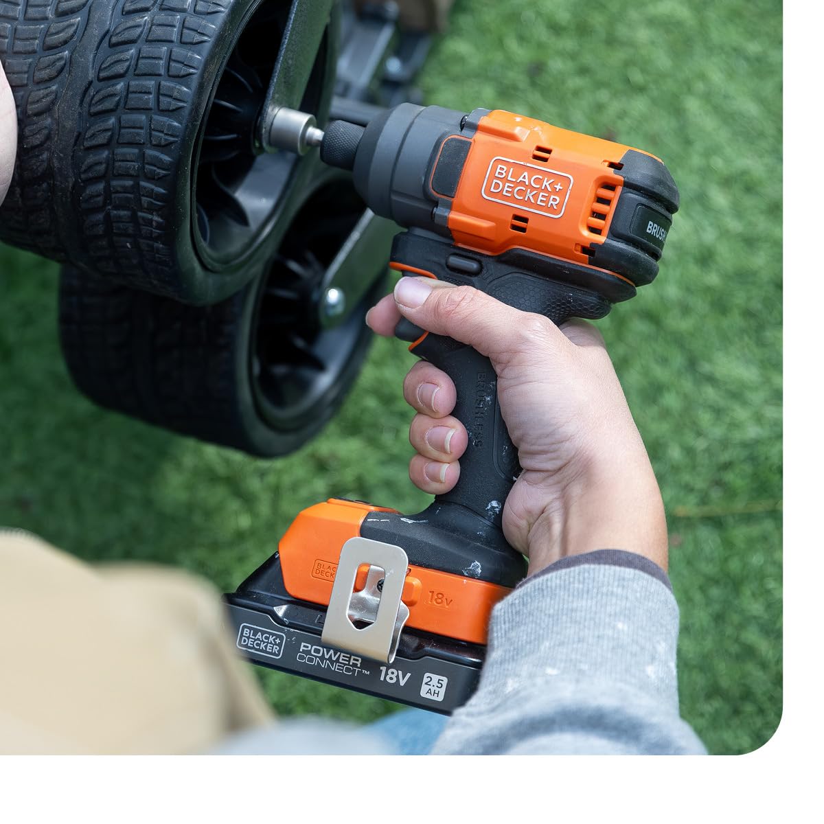 BLACK+DECKER Destornillador de impacto sin escobillas, unidad desnuda llave de impacto inalámbrica y 20 brocas, sin batería ni cargador, BLIM78NZ-XJ