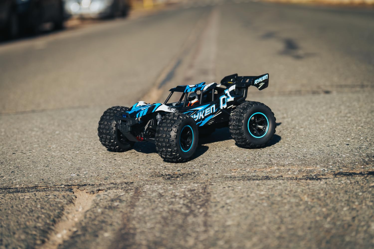 Carson 1:10 XS Ryken 100% RTR blau - Ferngesteuertes Auto, RC Buggy, inkl. Batterien und Fernsteuerung, Offroad Buggy, 40 km/h, RC Outdoor, 4WD