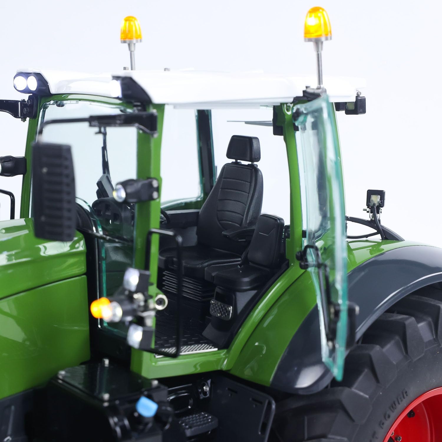 TOUCAN RC HOBBY LESU AOUE 1050 4x4 1/14 Metal Hydraulic RC Tractor Truck Car PL18EV Lite Radio Battery