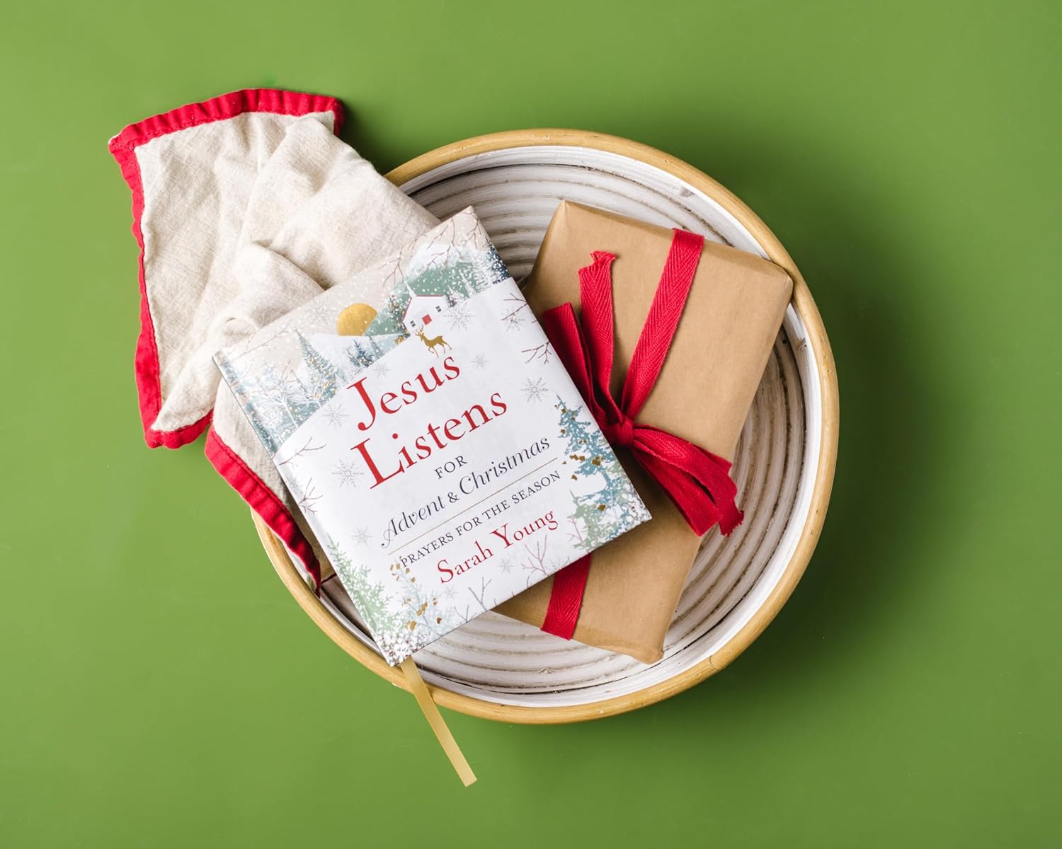 Jesus Listens--for Advent and Christmas, Padded Hardcover, with Full Scriptures: Prayers for the Season (A 40-Day Devotional) – The Perfect Christian Gift for the Holidays - Image 3