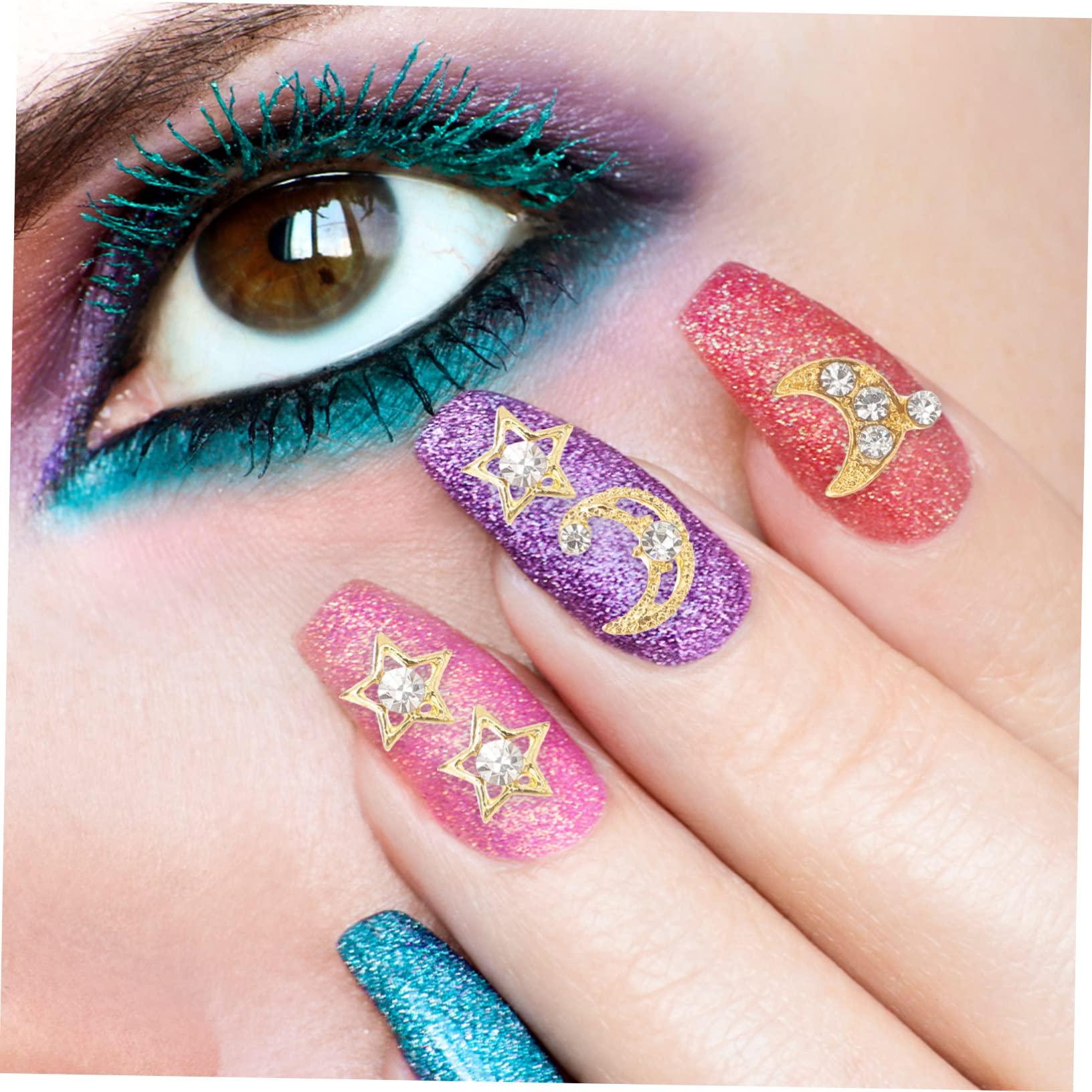 BESTYASH 4 Set Ciondoli Per Unghie Metallo Con Design E Stelle Accessori Per Nail Art Leggeri E Facili Applicare Per Decorazioni Unghie Eleganti E Uniche 30 Pezzi*4