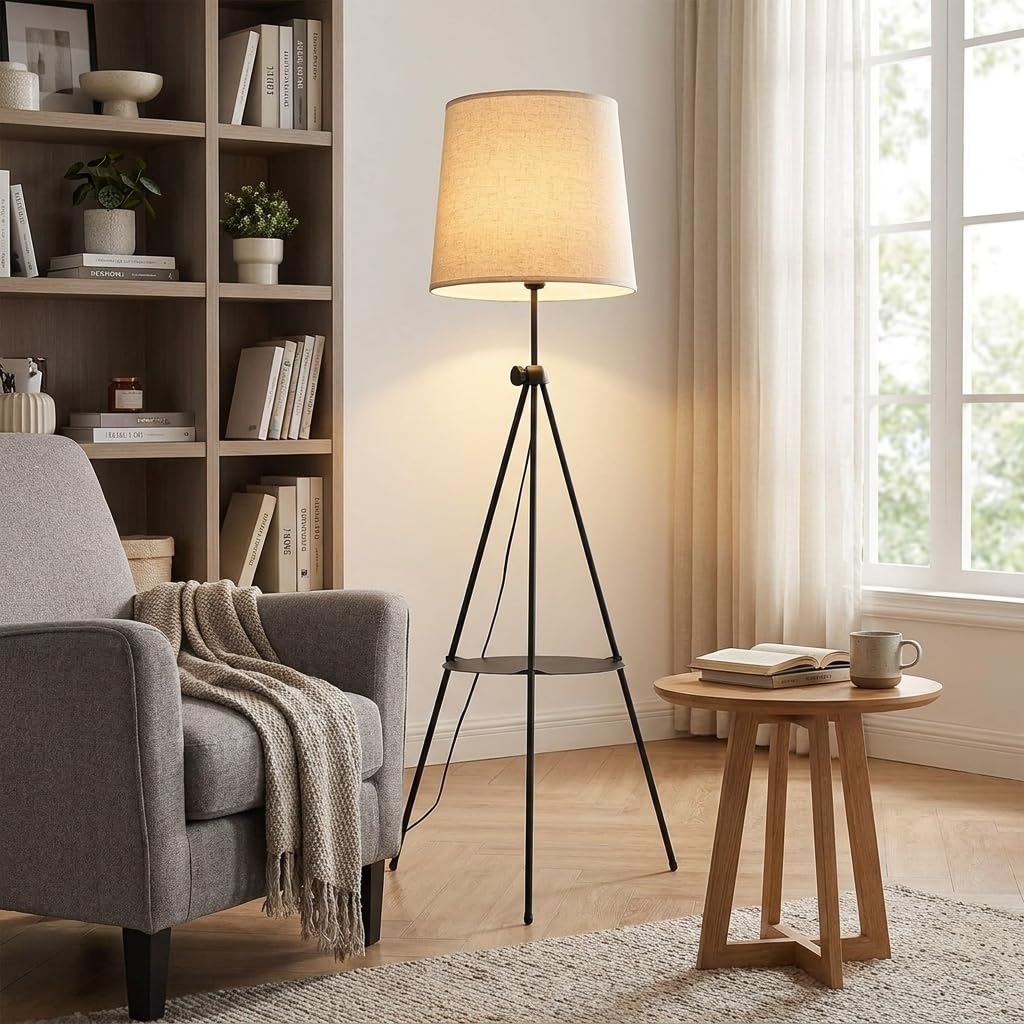 BARCELONA LED Stehlampe Madison Beige Mit Beistelltisch | Beiger Textilschirm, Stabiles Dreibeingestell, Höhenverstellbar, E27 Fassung, Angenehmes Raumlicht