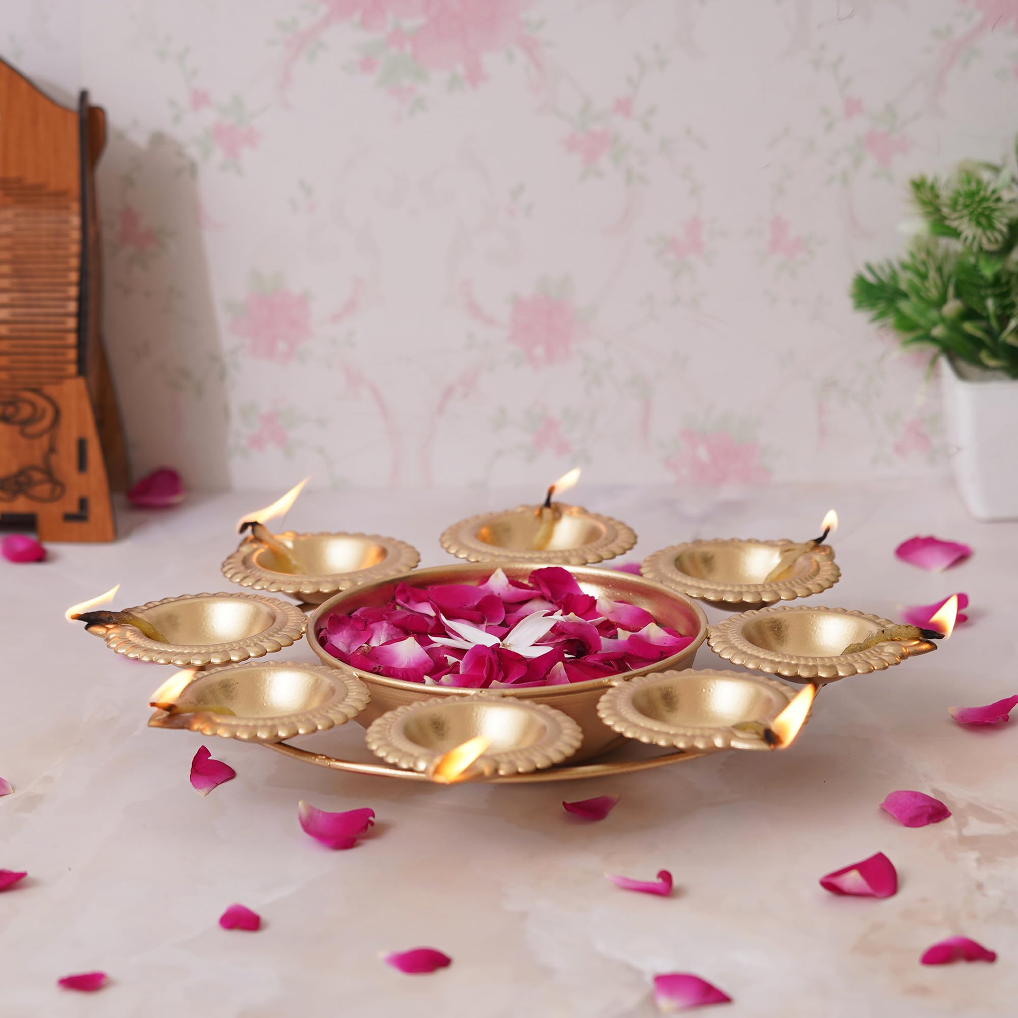eCraftIndia Golden Metal Handcrafted Decorative Urli with 8 Diyas | Urli Bowl for Home Decor | Urli for Floating Flowers | Diwali Decoration Items for Home Decor | Housewarming Diwali Gift 4