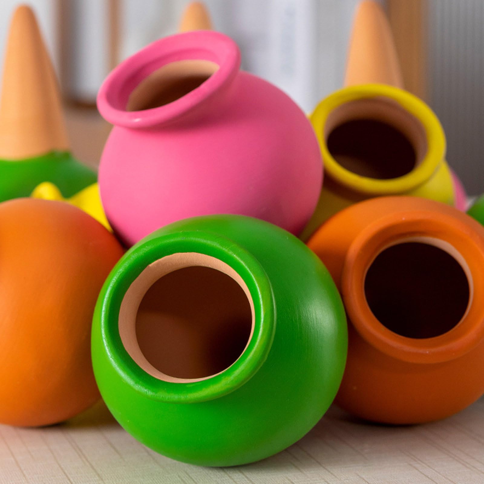 4PCS Terracotta Plant Watering Spikes Colorful Plant Watering Devices Automatic Irrigation System Continuous Moisture Vacation Plant Waterer Flower Pot Planter Insert