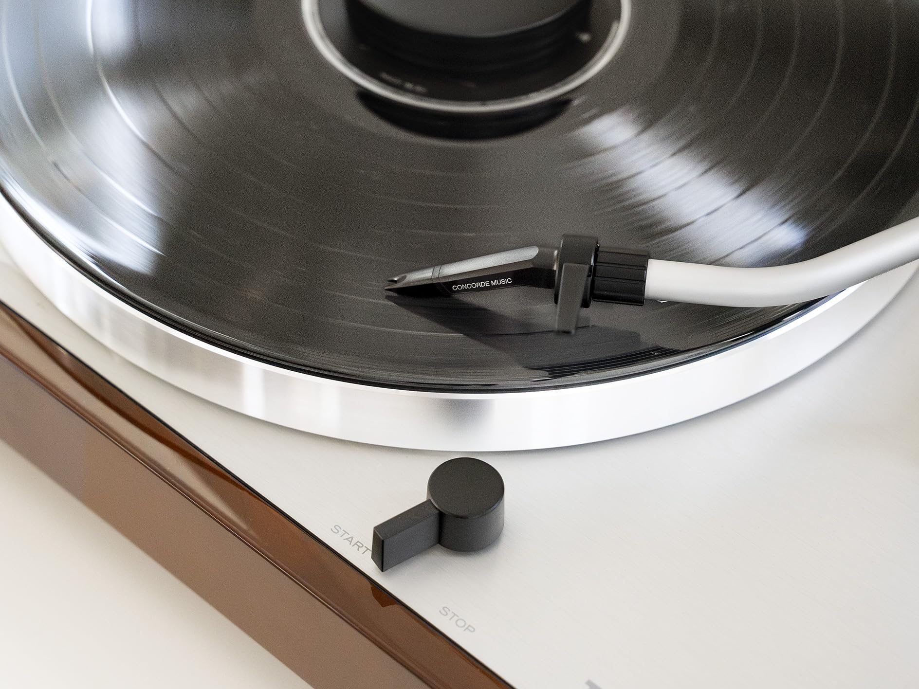 Ortofon Concorde Music Black - Cellule à Aimant Mobile | Diamant Shibata Nu | Installation Facile | Spectre sonore très Large & résolution exceptionnellement élevée