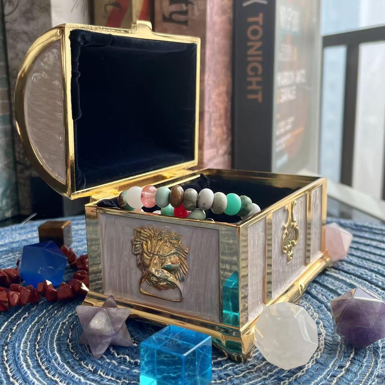 Vintage Metal Jewelry Chest Treasure Trinket Box, Gem Storage Tray Ring Earrings Necklace Keepsake Gift Holder Case Bag for Girls Ladies Women (Medium Golden White)