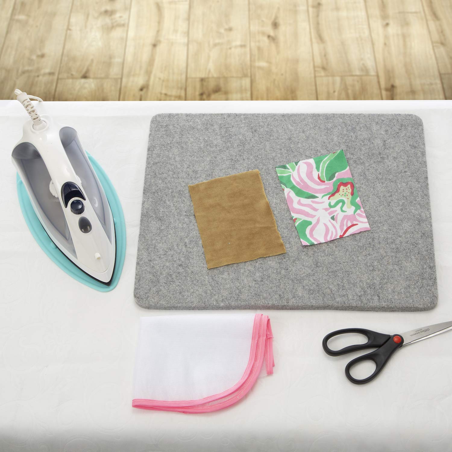 Pressed Wool Quilting Rug, 16.9 x 13.4 in. Durable design for portability and easy press. A great gift for your quilting supplies and notions, by ROCHI Press.