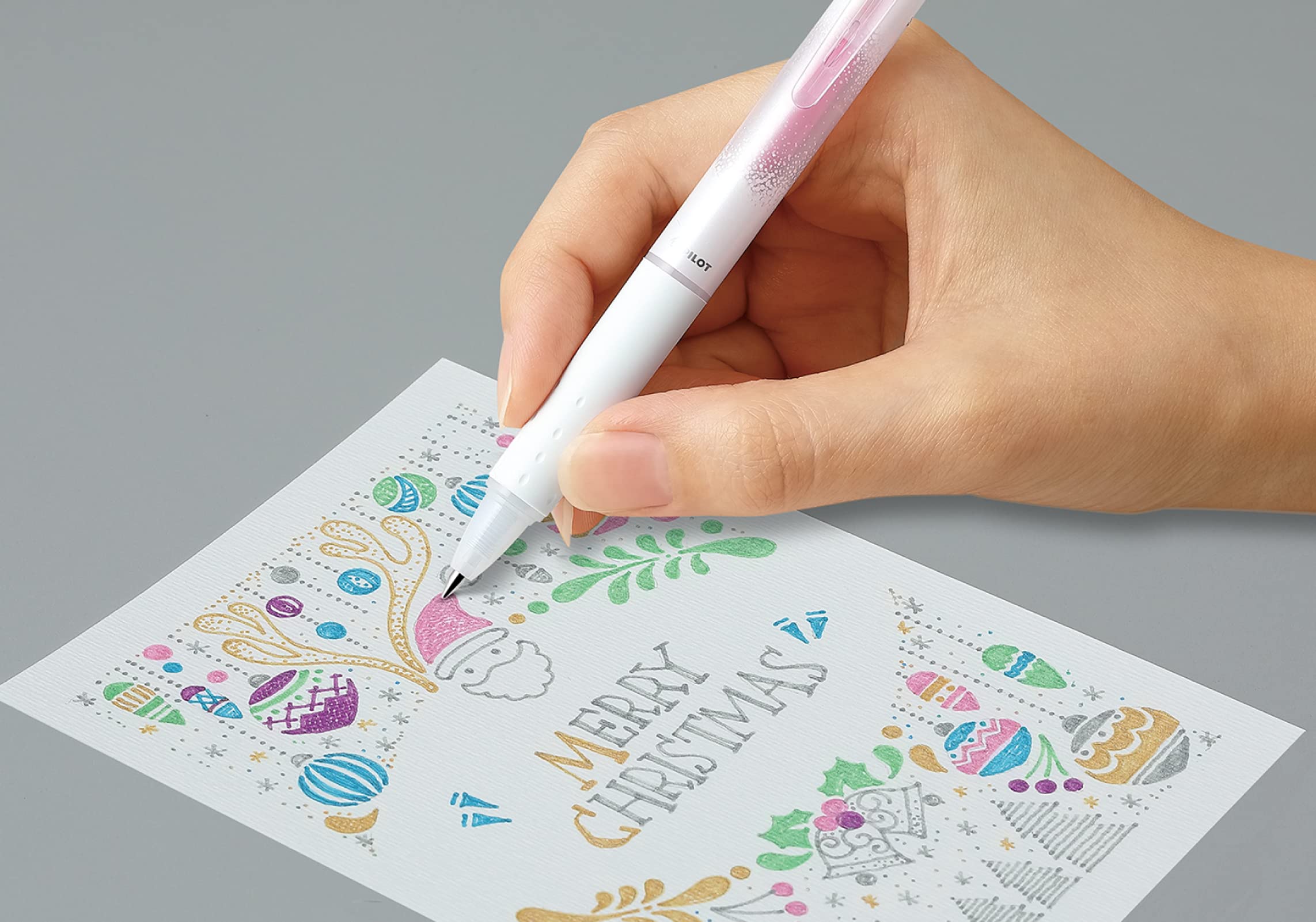 手染めの手まり×オーロラ×キラキラグリーン×エメラルド カスタムボールペン ホタル玉ビーズボールペン＊エメラルドグリーン | iichi 日々の