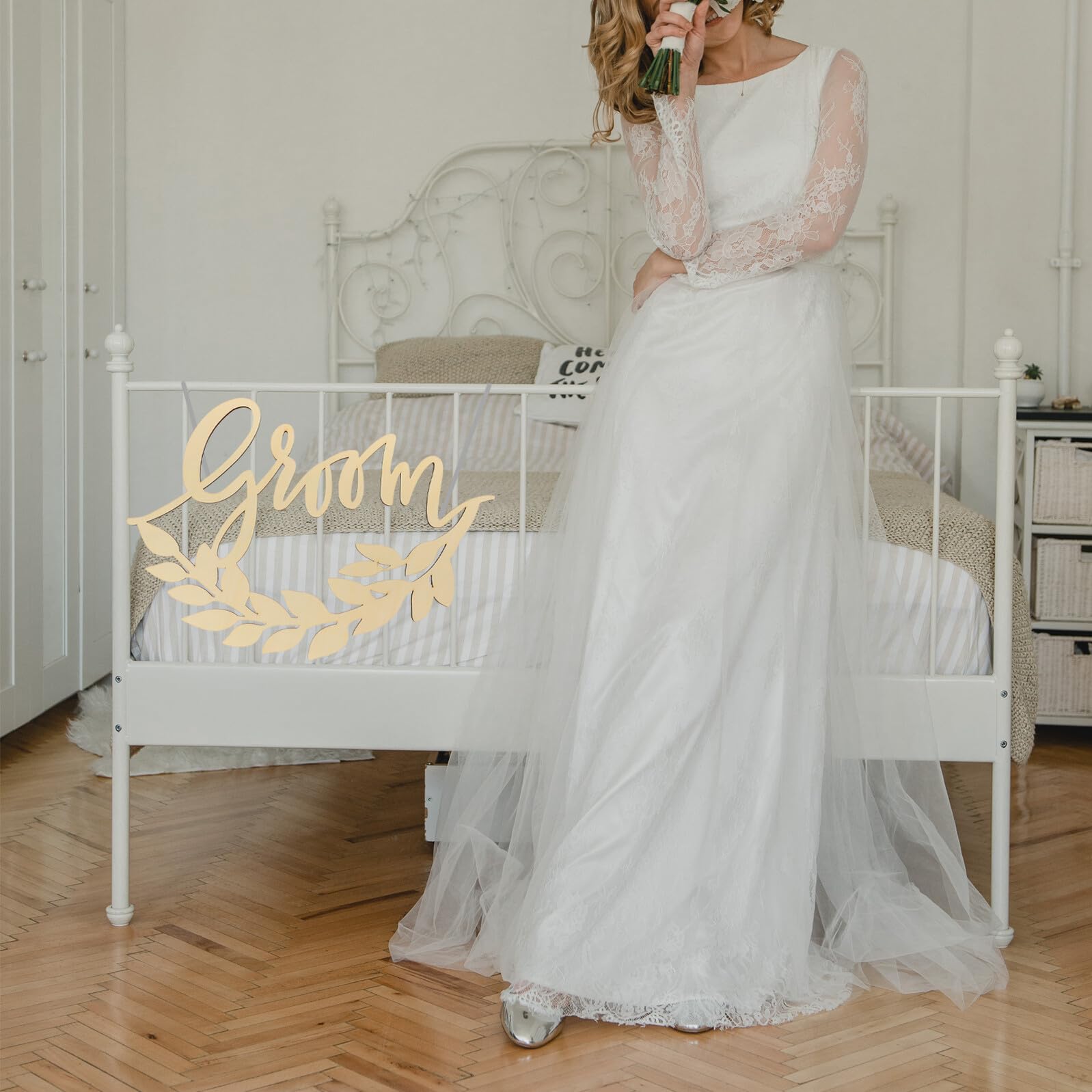 Holz Hochzeitsanhänger Stuhllehnenanhänger mit Brautpaar Motiv Naturholz Hängeetiketten für Hochzeitsdeko Kreative Stuhldekoration für Romantische Feiern