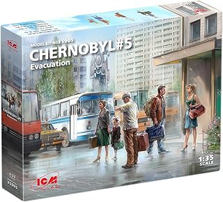ICM 35905 Plastic Figure Model Kit Chernobyl#5. Extraction (2 Adults, 2 Children and Luggage) - Scale 1:35