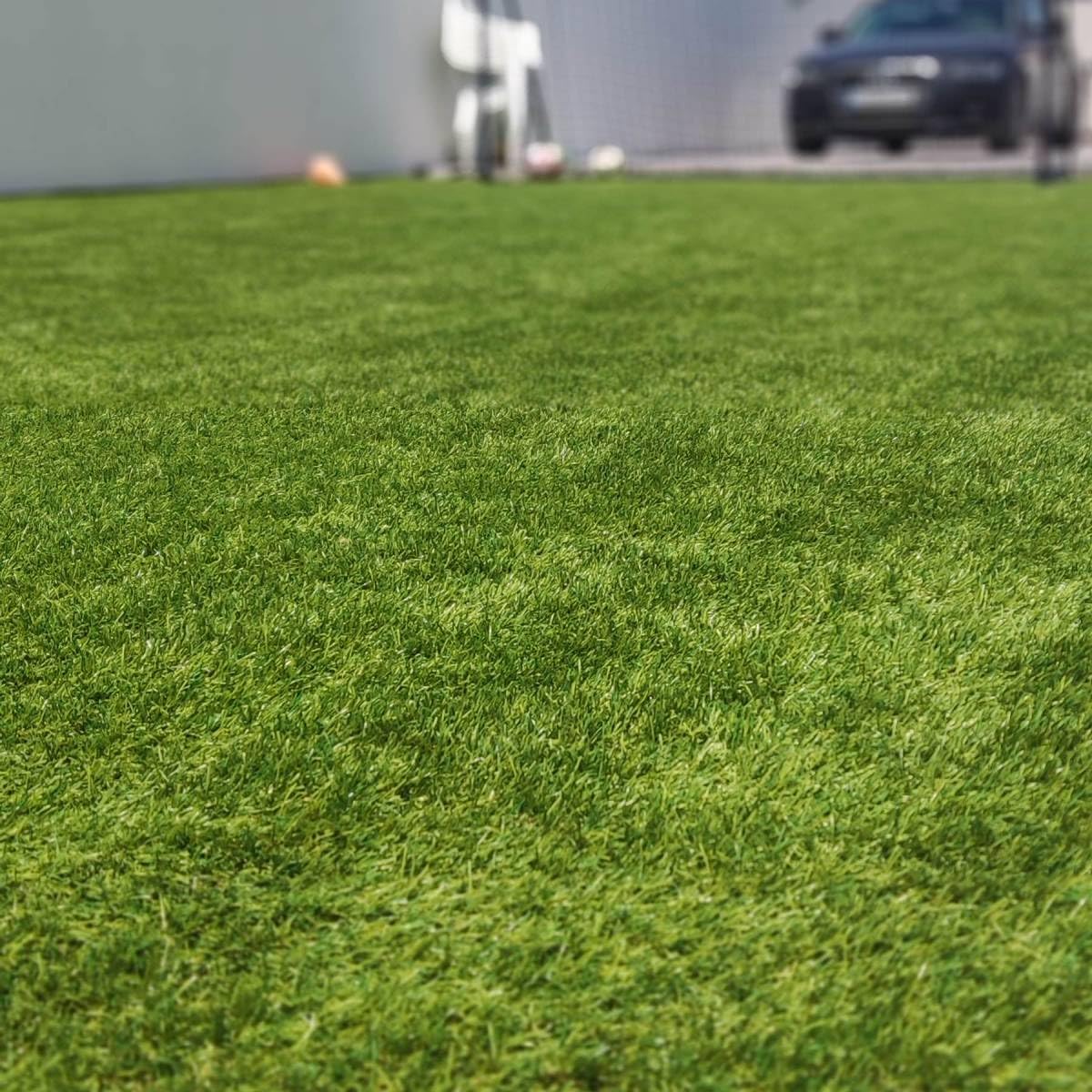 BONERVA | Césped Artificial NIZA PRO | Alturas: 20, 30 y 40 mm | Varias Medidas | Tonalidades Realistas | Rollo de césped para Jardín, Terraza y Piscina | Gran Durabilidad | (2x10 Metros, 30)