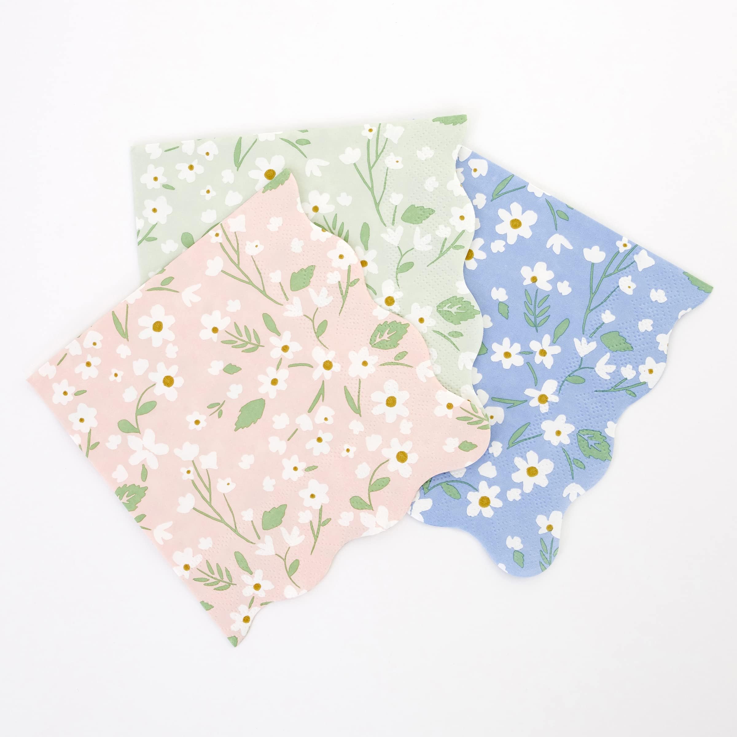 Ditsy Floral Napkins (Pack of 20), Thick & Absorbent 3-Ply Decorative Paper Napkins with Wavy Edges, Available in Dinner Napkins & Cocktail Napkins Disposable