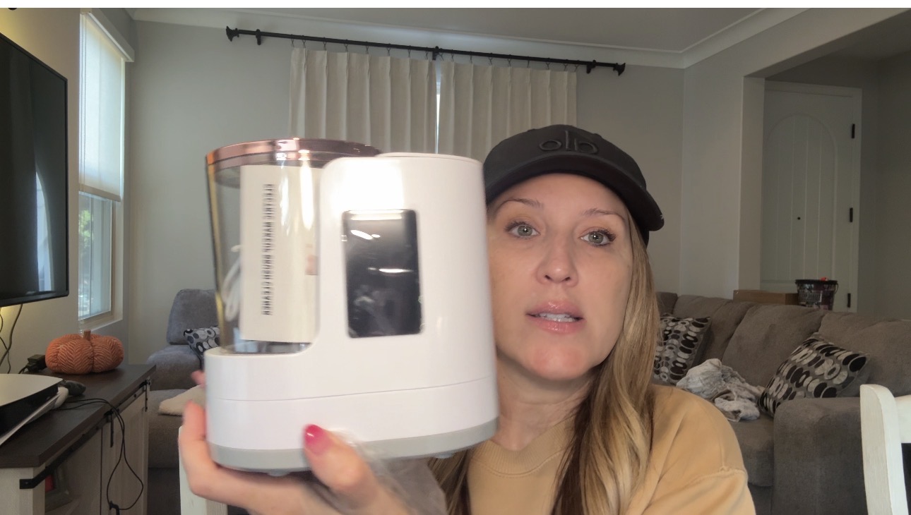 Watch Unboxing and review of this makeup brush cleaner! on Amazon Live