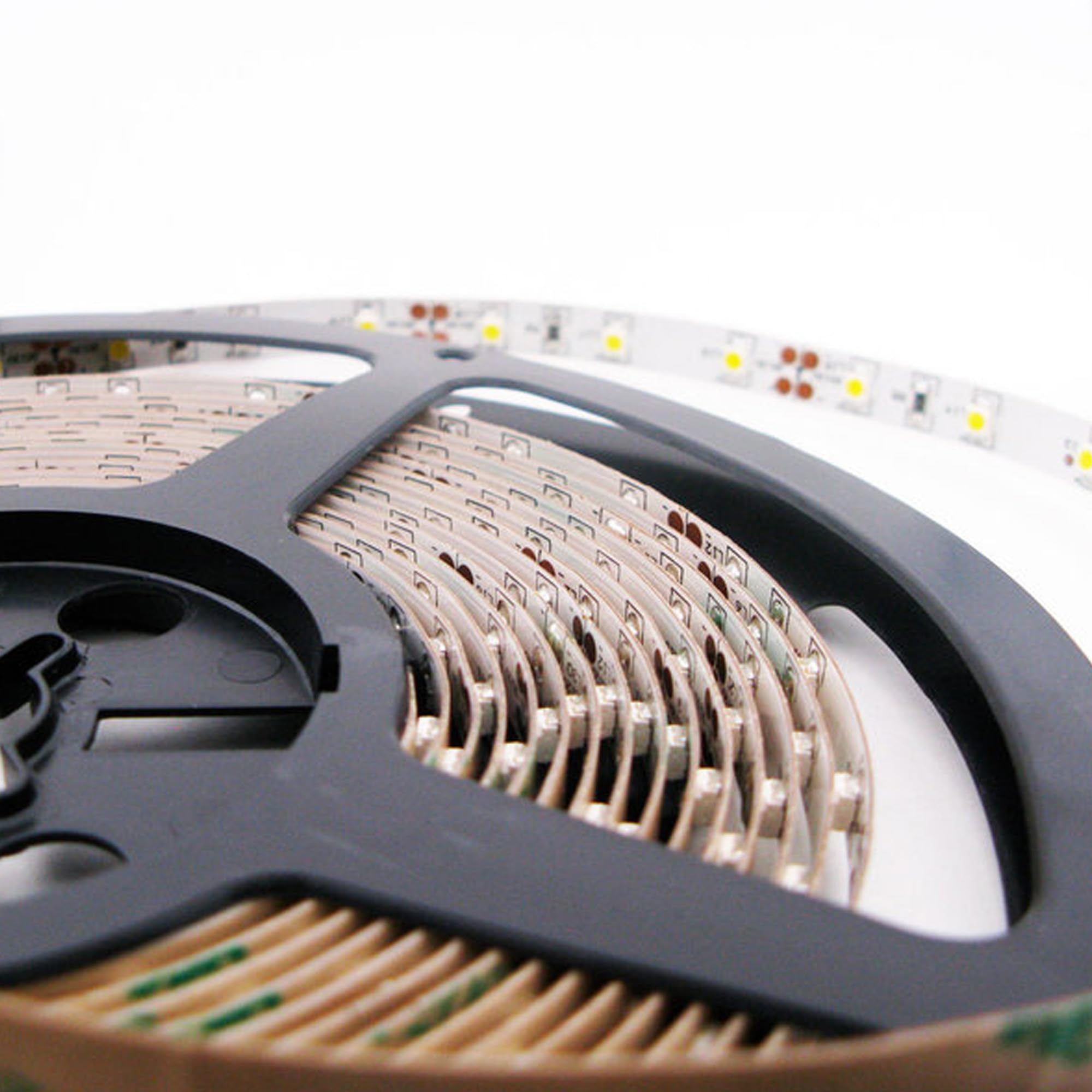 Ruban LED SMD IP67, 9,6 W, 2700 K, 5 mètres, 120 LED