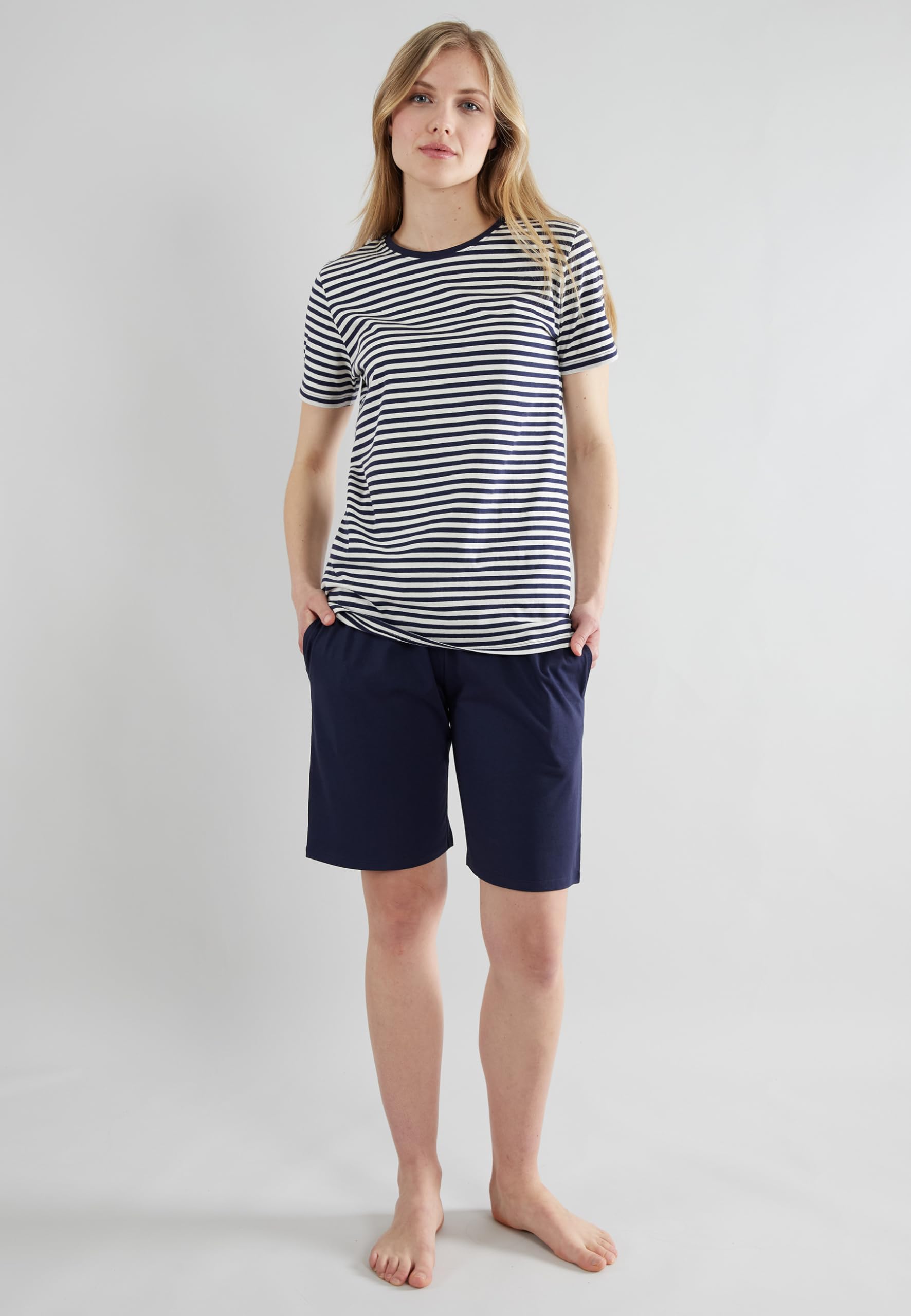 Götzburg Damen Schlafanzug Kurz – Zweiteiliges Baumwoll-Pyjama Set mit Rundhals