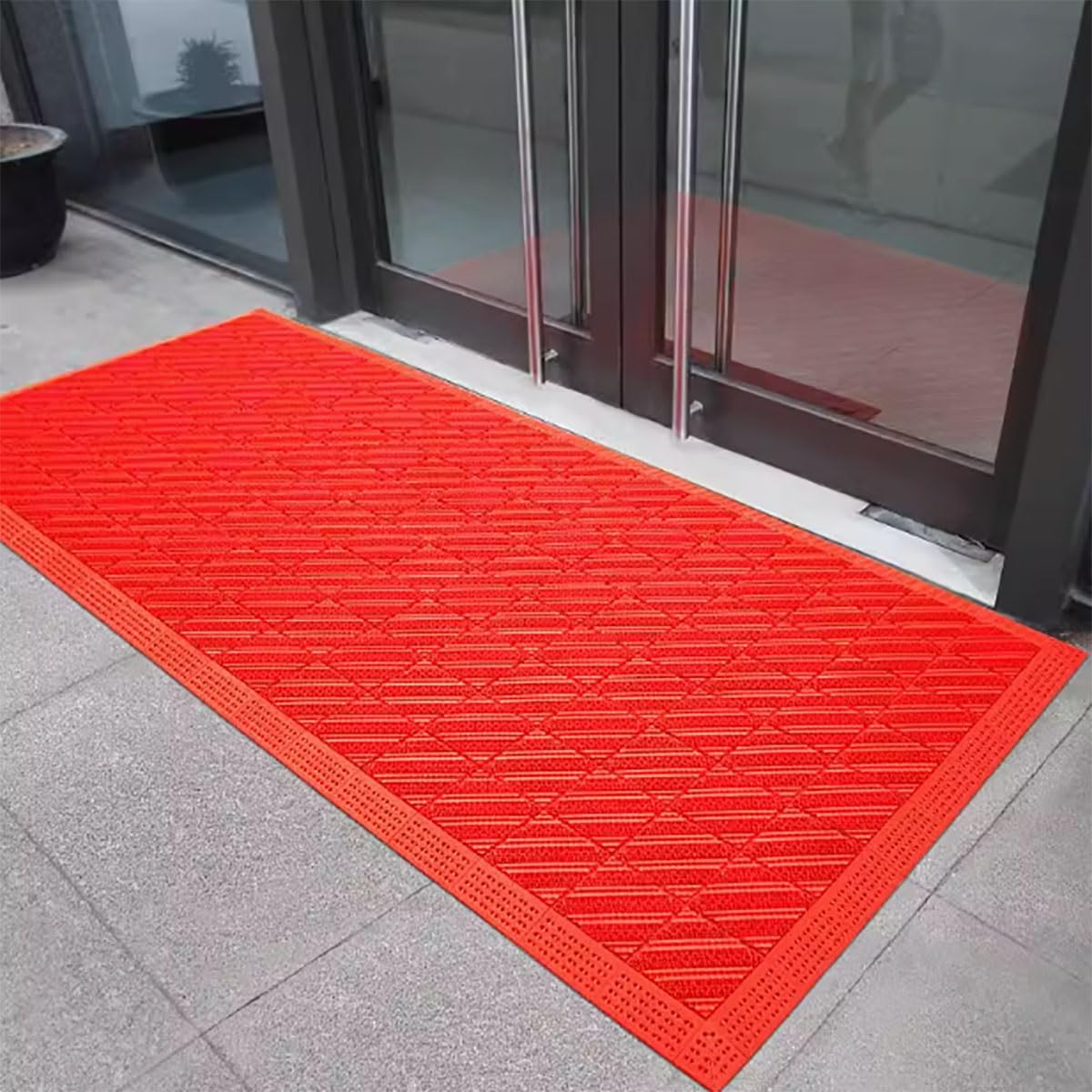 Paillasson extérieur antidérapant pour sécuriser la porte d'entrée