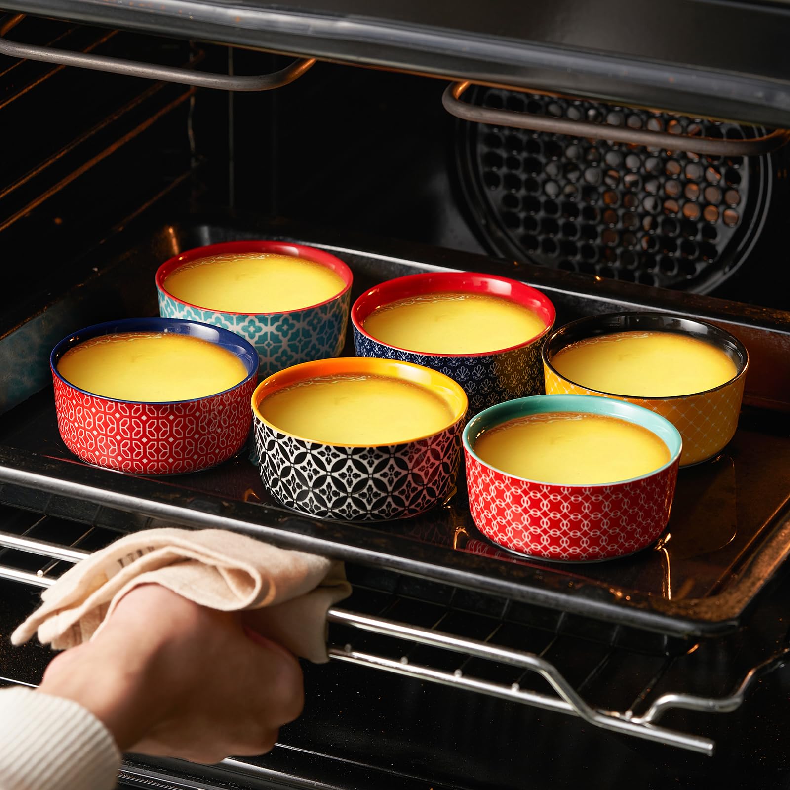 DOWAN Lot de 6 ramequins à crème brûlée - En porcelaine - 120 ml - Passe au four à soufflé - Passe au four, au micro-ondes et au lave-vaisselle - Diamètre : 9 cm - Multicolore