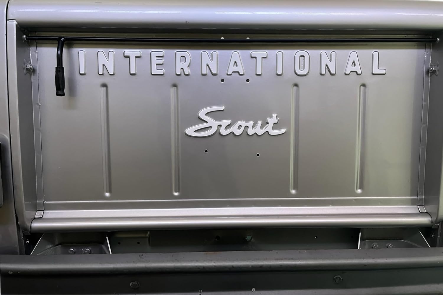 International Harvester Scout 80/800 Decal Letter Sticker for IH Truck Tailgate (Matte White)