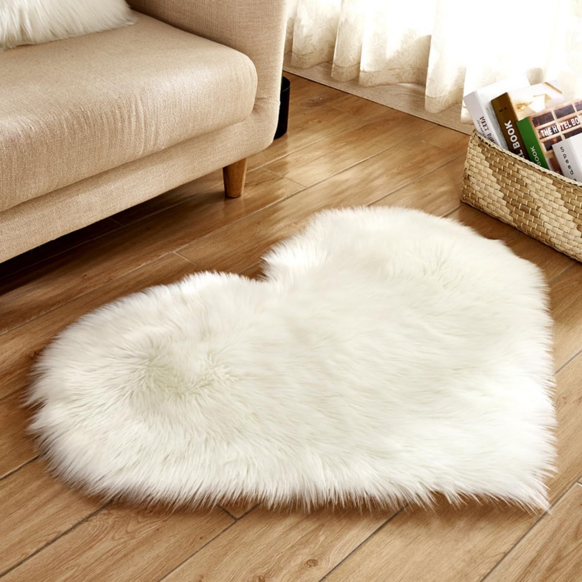 BWGHBH Fluffy Faux Fur Heart Shaped Area Rug Soft Fuzzy Carpet Home Decoration Wedding Party for Bedroom Living Room Bedside 40x50cm White